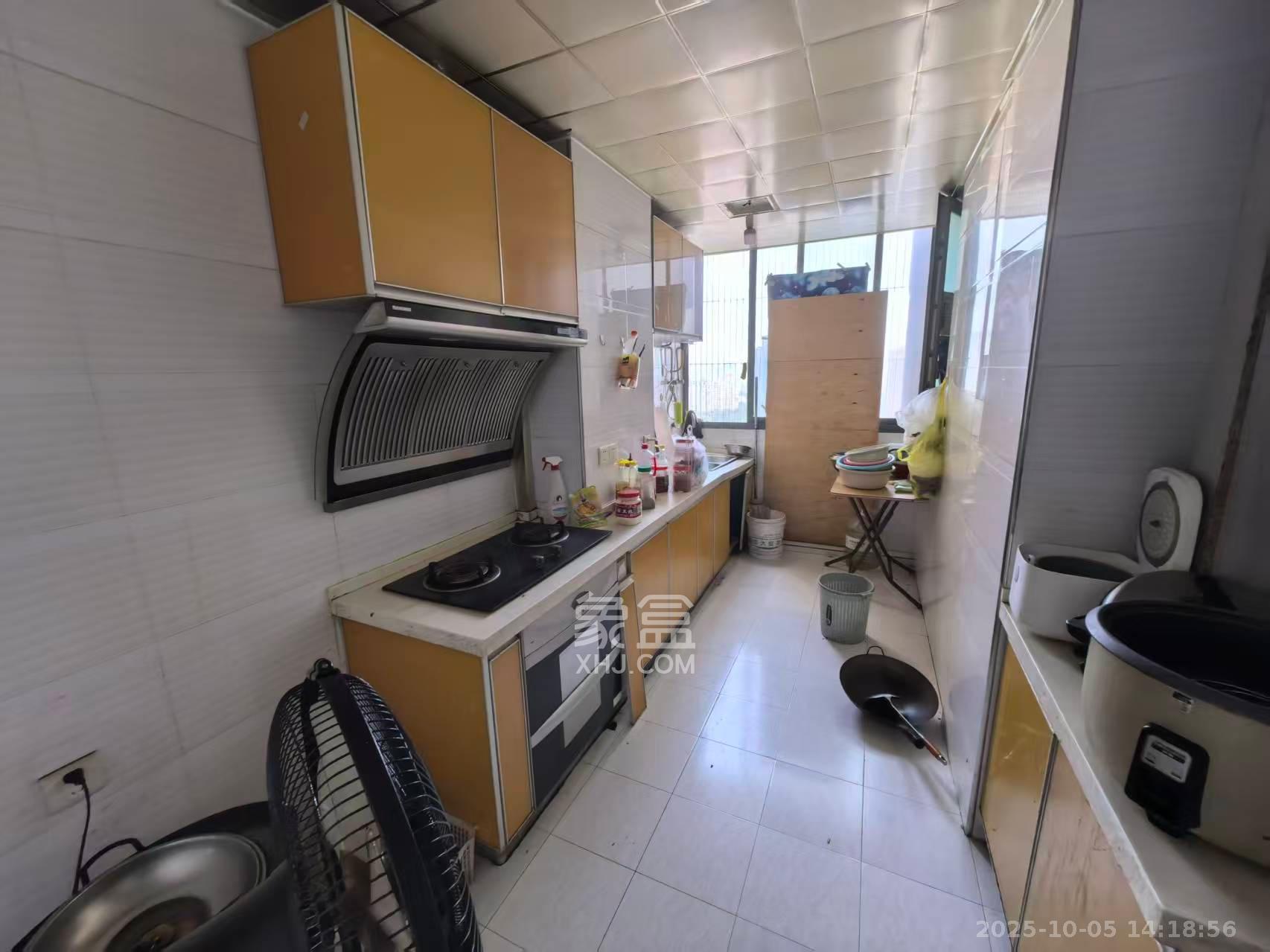 新城新世界一二三期 3室2厅2卫 2800.0元/月 新城新世界一二三期 3室2厅2卫 2800.0元/月室内图