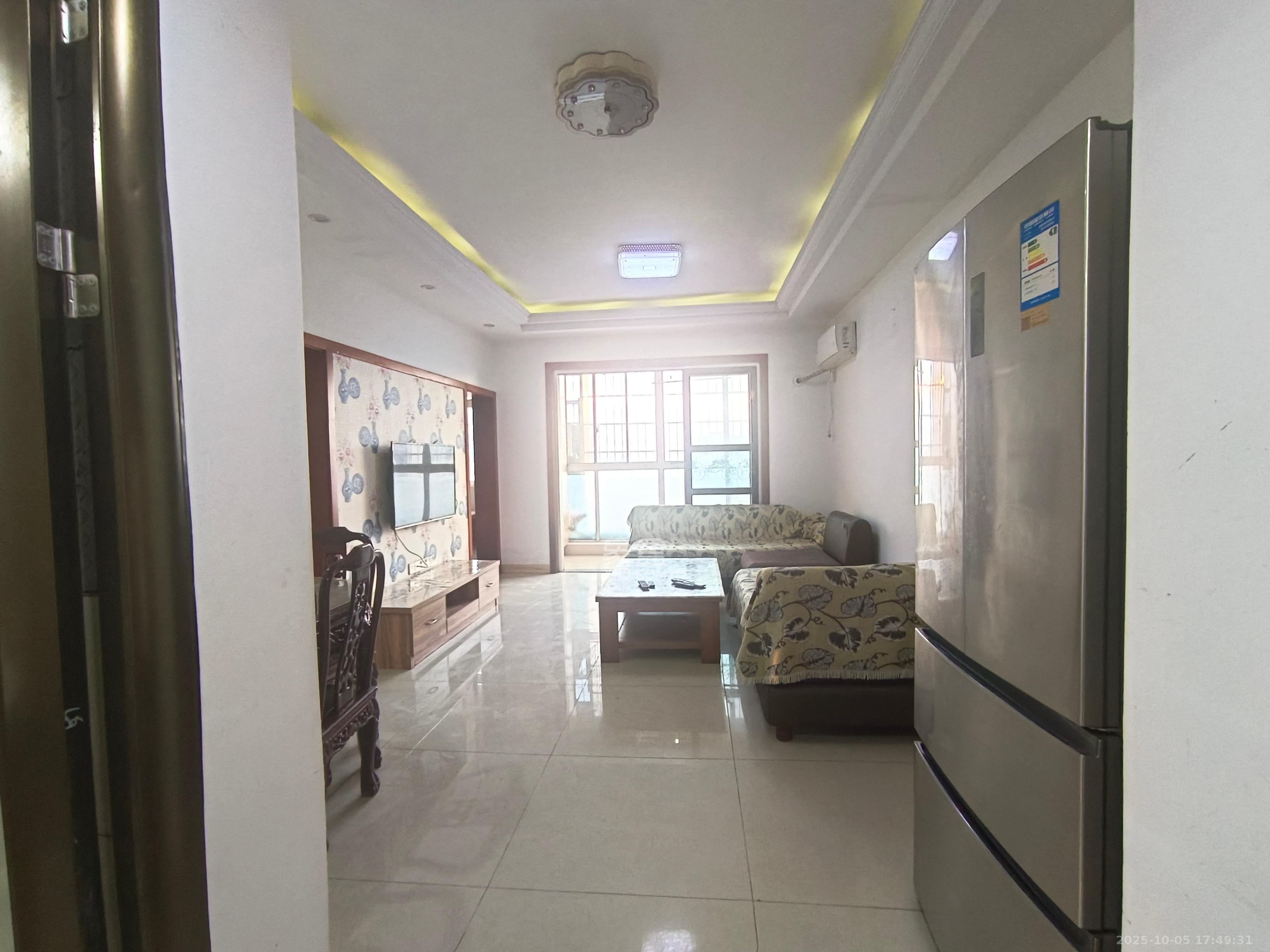 泊林晶城  3室2厅1卫    1800.0元/月室内图