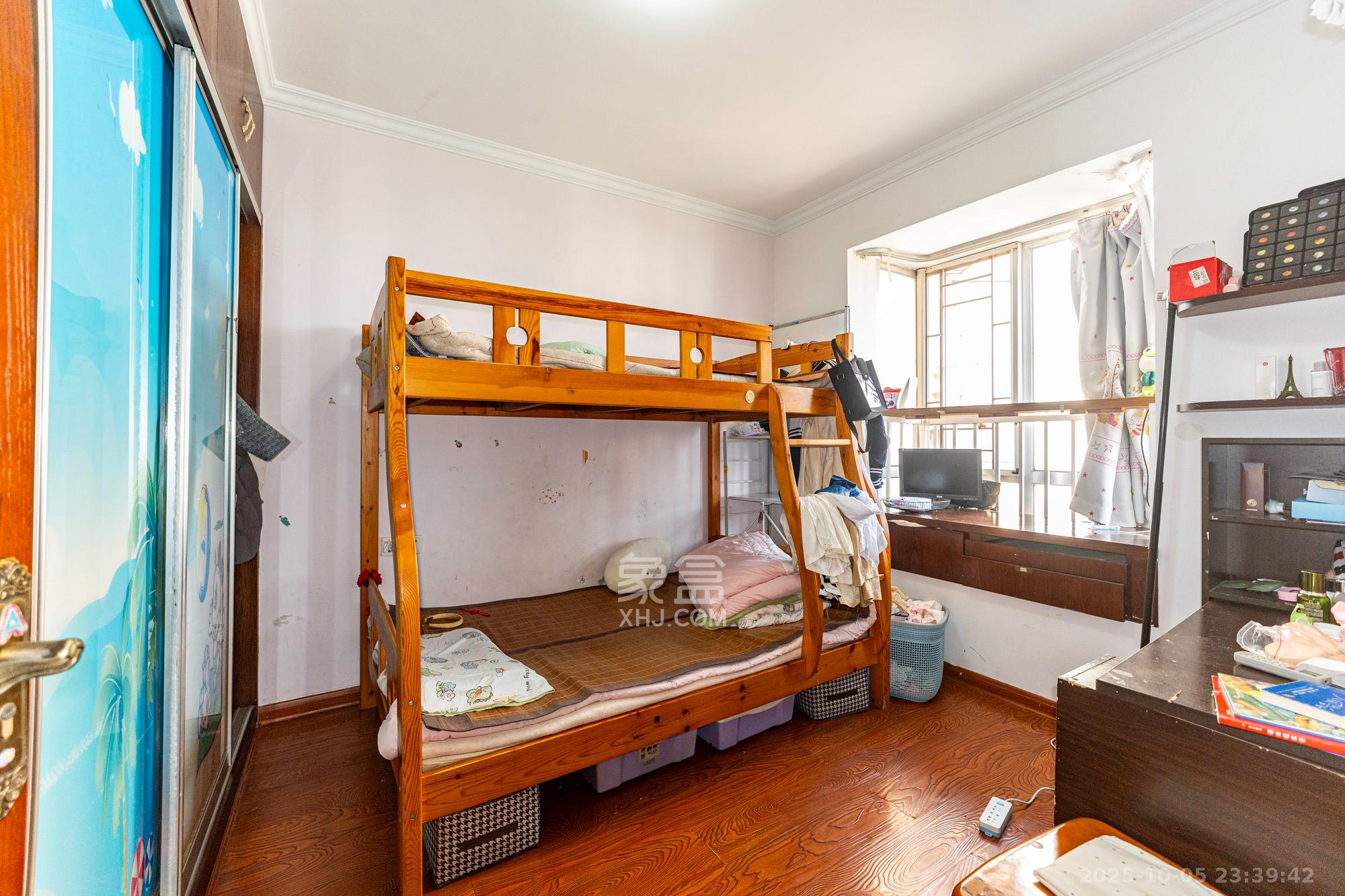 恒广国际景园一二区  2室2厅1卫    61.8万卧室