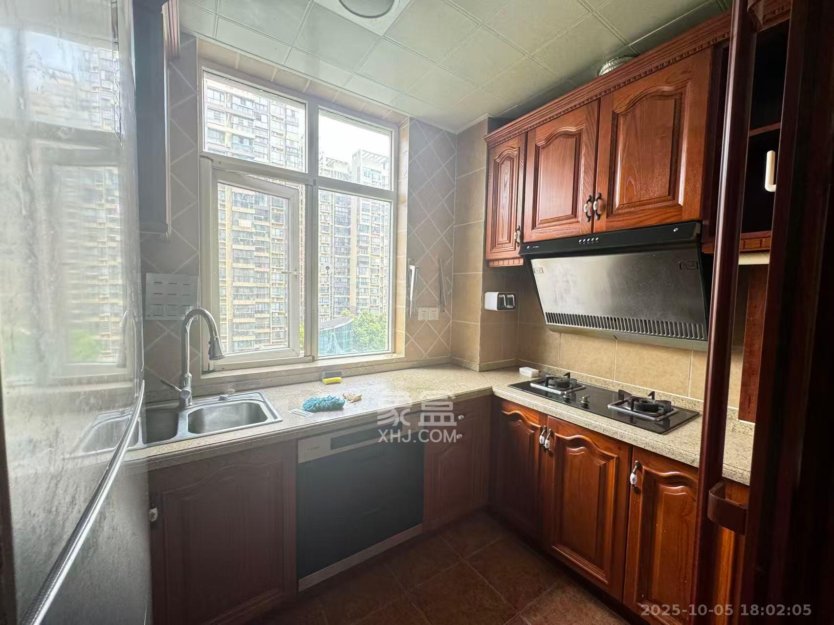 泊爱蓝湾  3室1厅2卫    3000.0元/月室内图