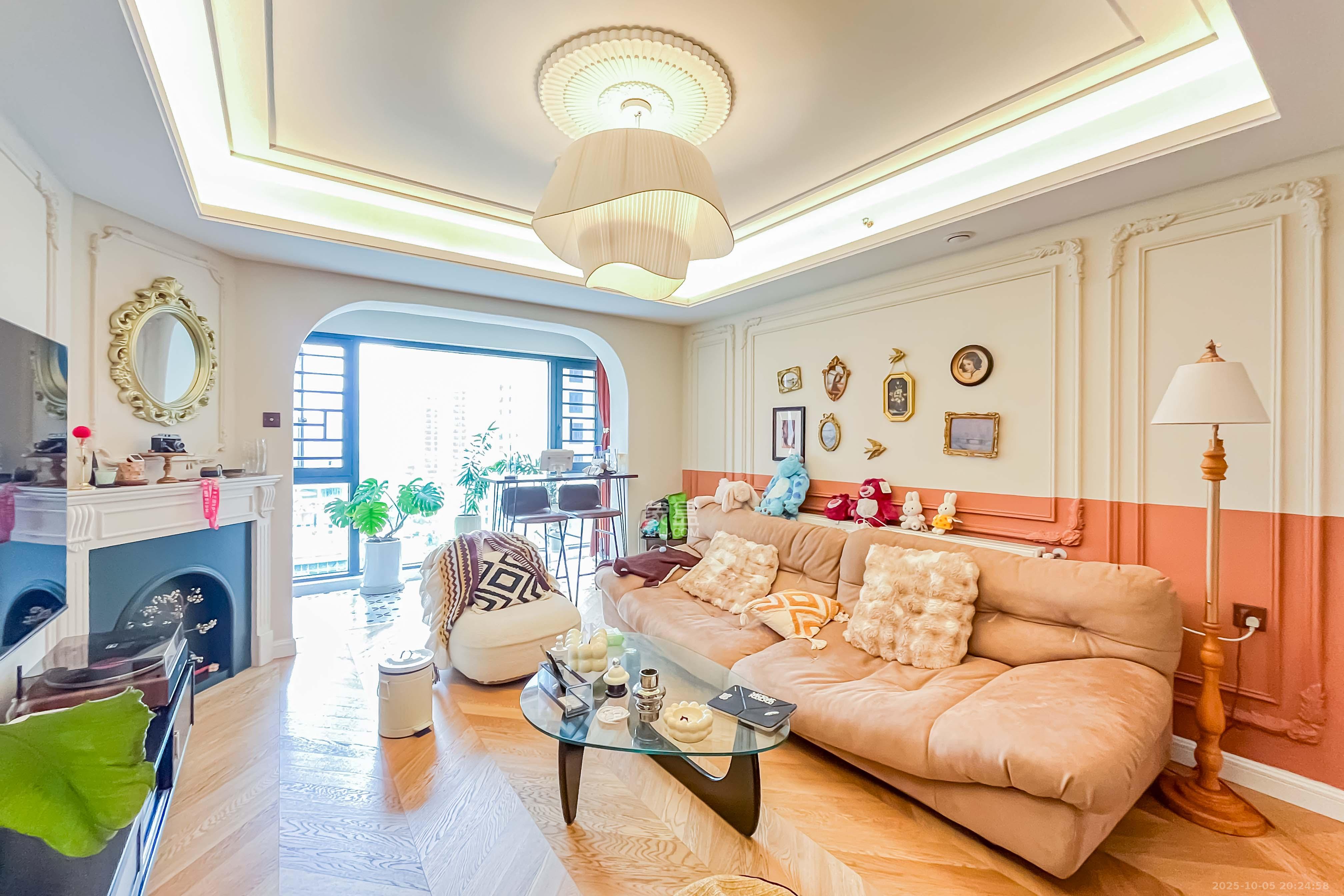 绿地长沙城际空间站（绿地新里佳苑）  4室2厅2卫    163.0万客厅