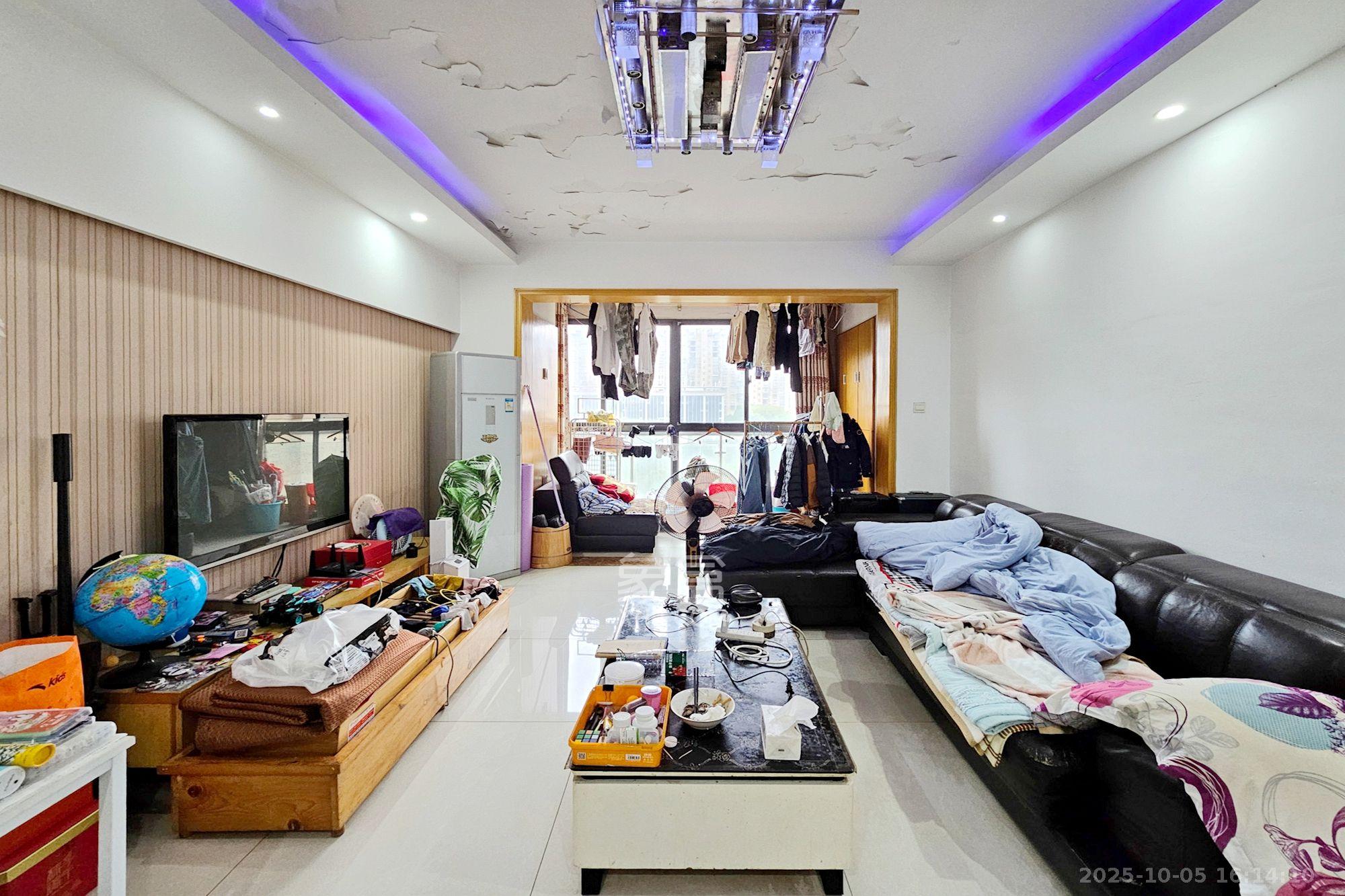 新华都万家城  3室2厅2卫    2000.0元/月 新华都万家城  3室2厅2卫    2000.0元/月