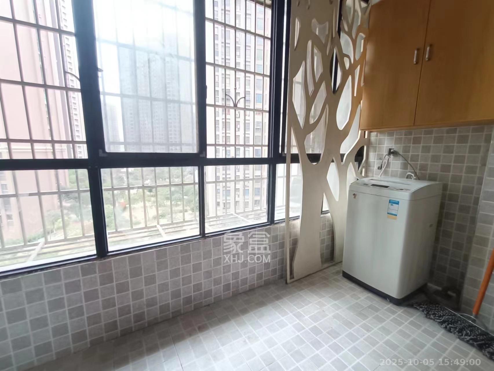 幸福里润城(幸福里二期) 3室2厅2卫 1700.0元/月 幸福里润城(幸福里二期) 3室2厅2卫 1700.0元/月室内图