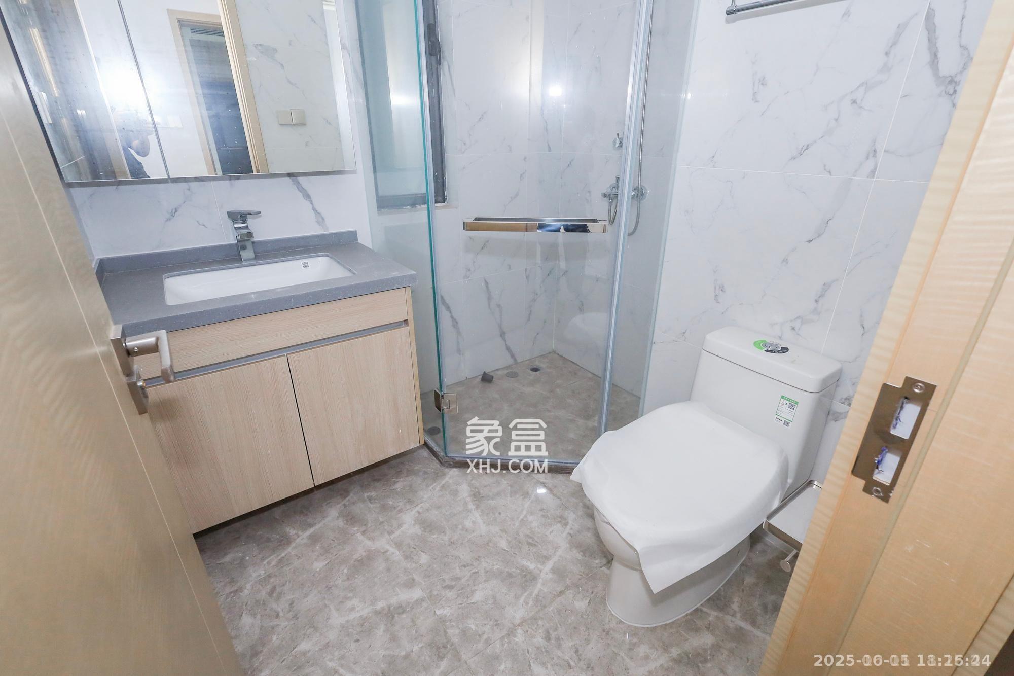 复地滨江金融中心 3室2厅2卫 3800.0元/月 复地滨江金融中心 3室2厅2卫 3800.0元/月室内图