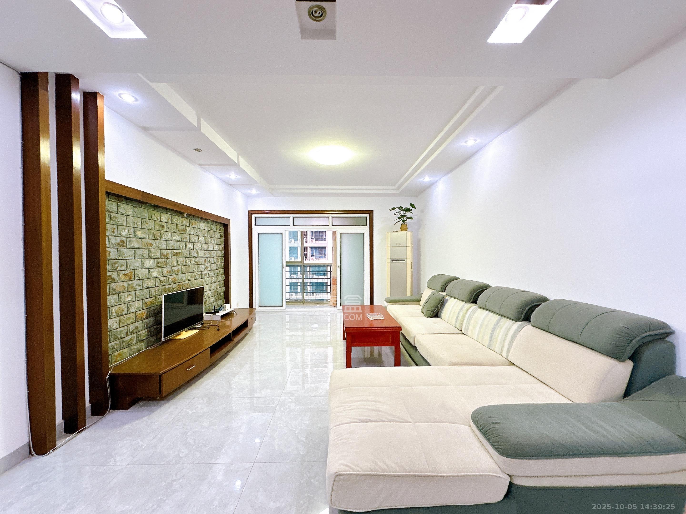 锦绣华天  3室2厅1卫    3500.0元/月 锦绣华天  3室2厅1卫    3500.0元/月室内图