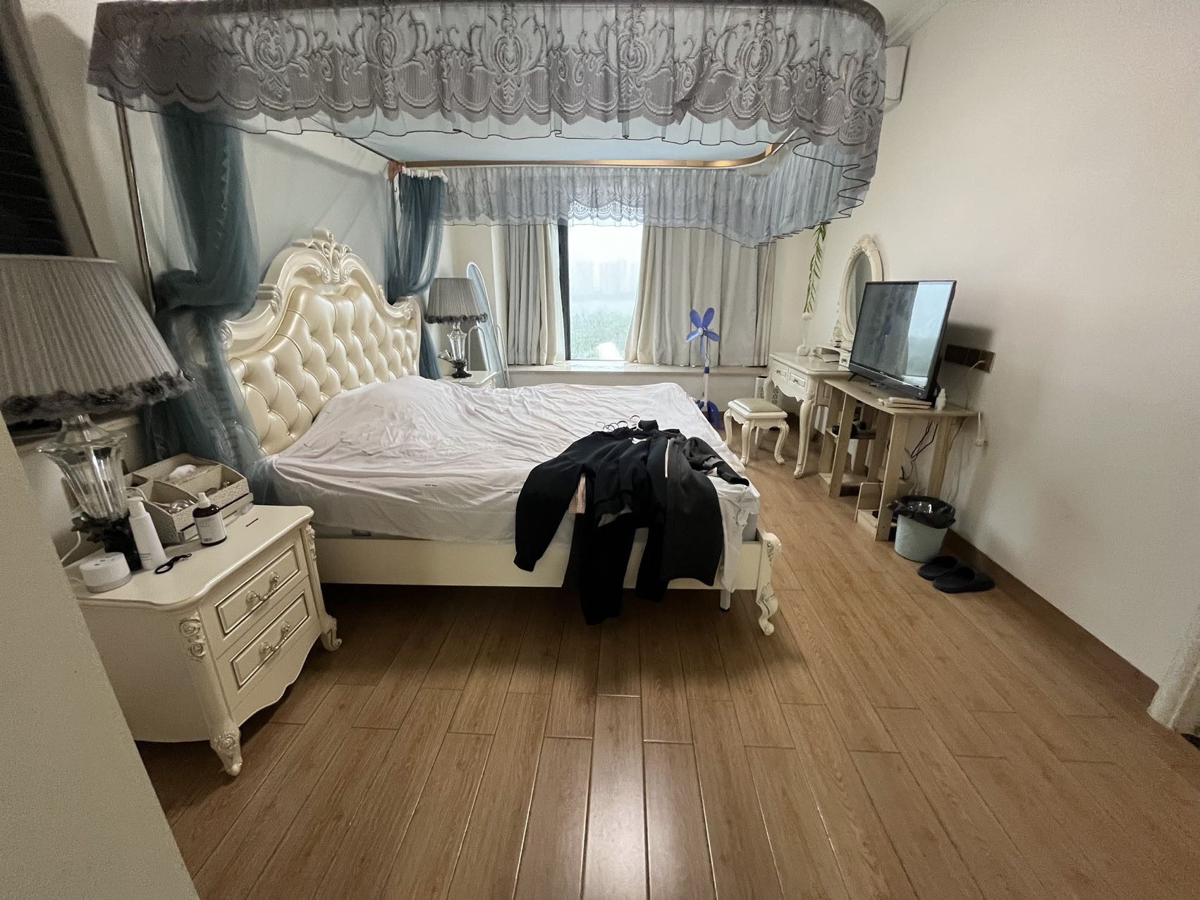 滨江帝景四期 4室2厅2卫 3800.0元/月 滨江帝景四期 4室2厅2卫 3800.0元/月室内图