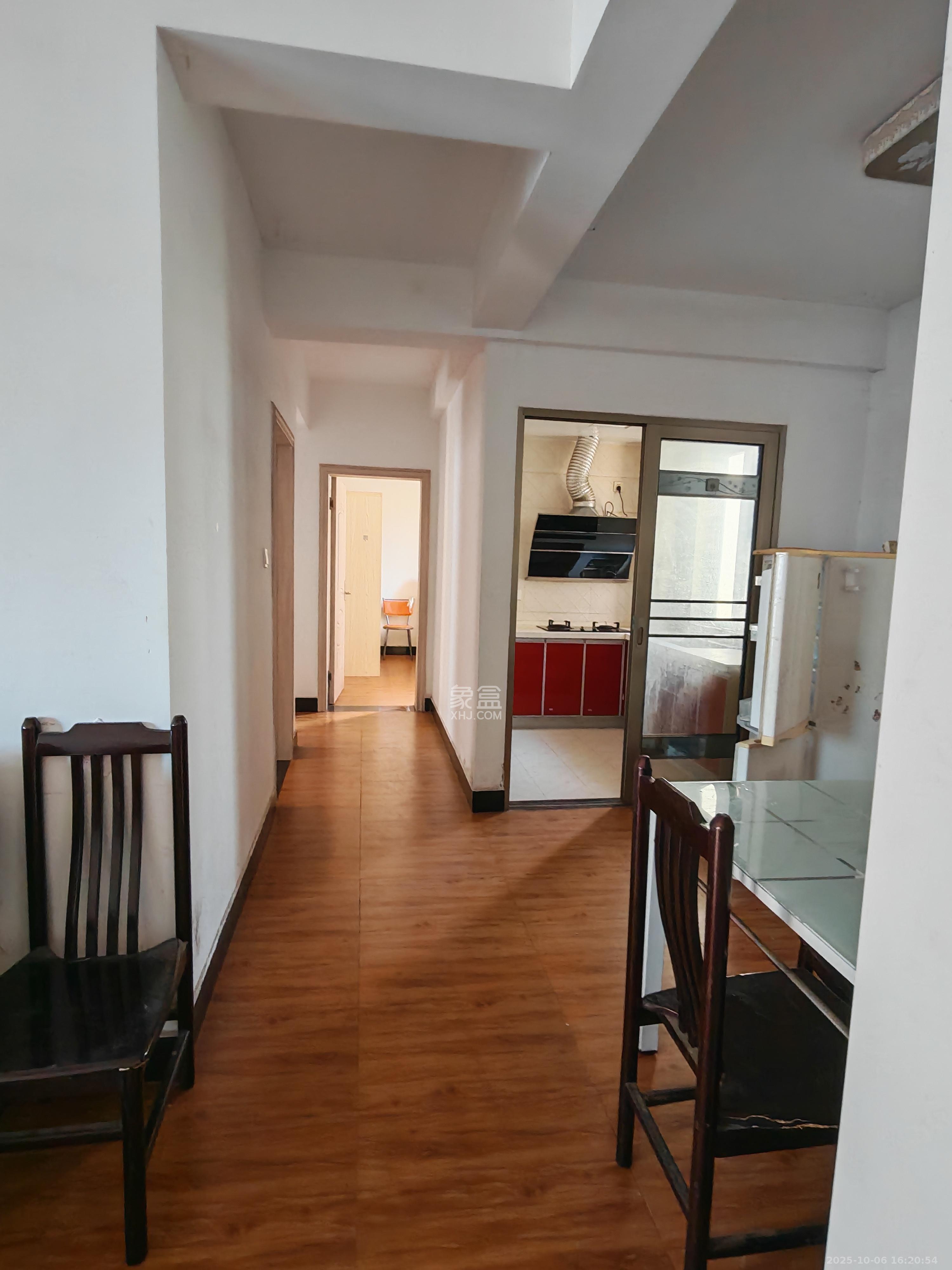 谷山庭院一期 3室2厅1卫 1800.0元/月 谷山庭院一期 3室2厅1卫 1800.0元/月室内图