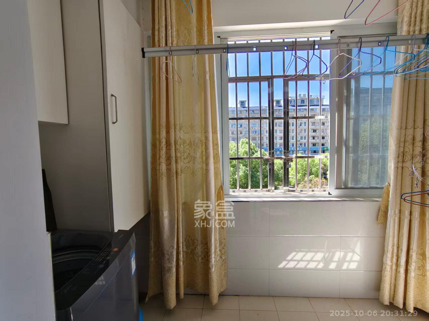 山水湾  3室1厅1卫    1600.0元/月 山水湾  3室1厅1卫    1600.0元/月室内图