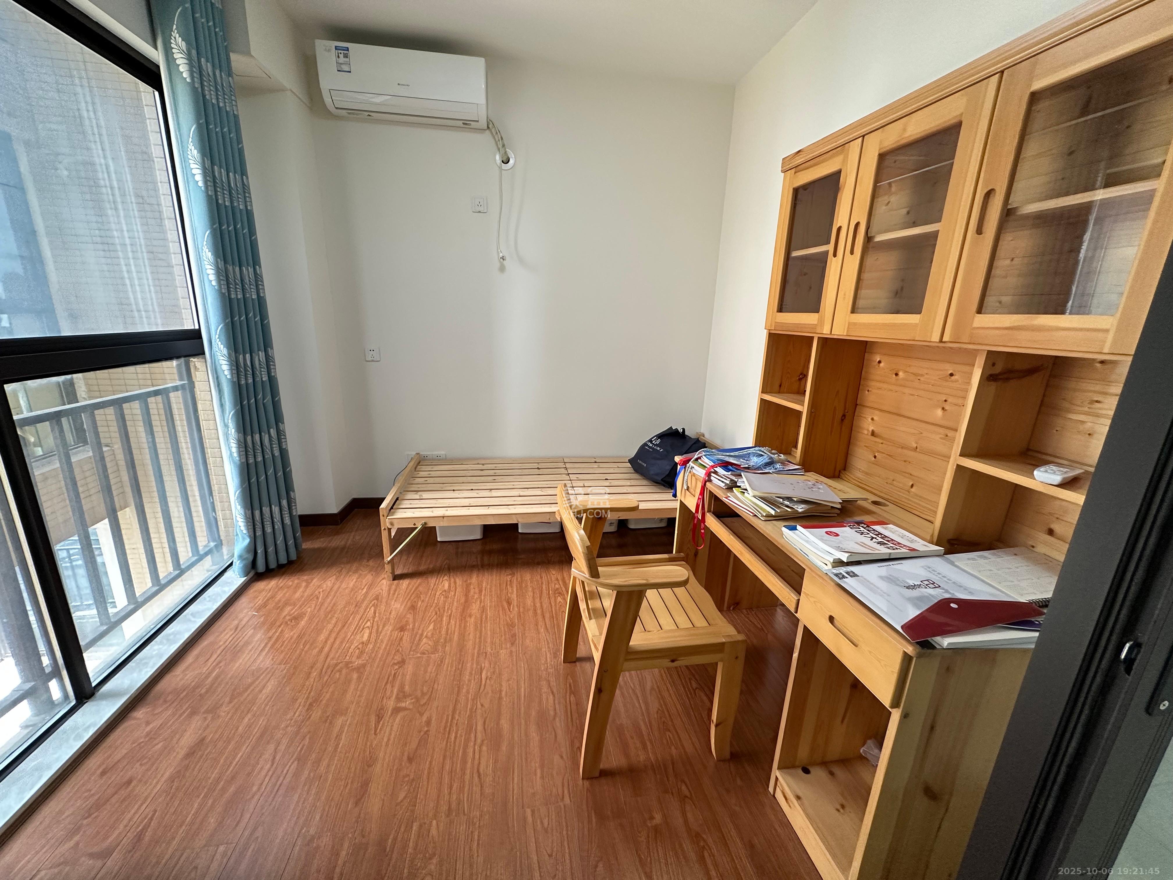 钰龙天下二期(钰龙佳园) 3室2厅1卫 2800.0元/月 钰龙天下二期(钰龙佳园) 3室2厅1卫 2800.0元/月室内图