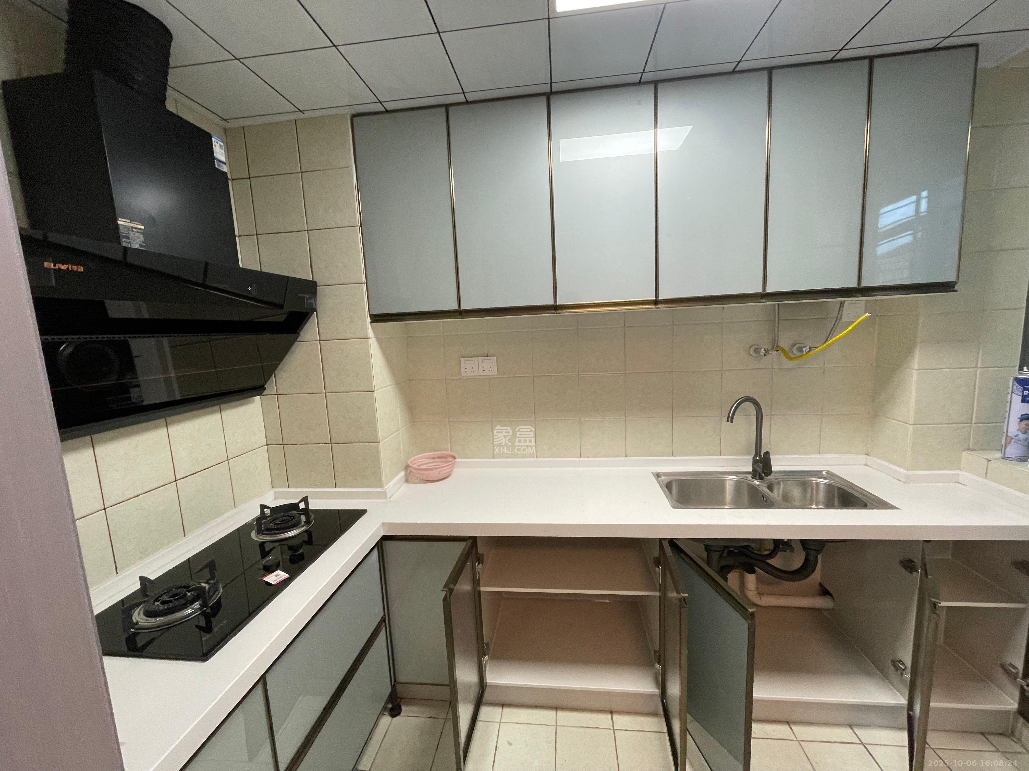 格蓝康都  3室2厅2卫    3000.0元/月 格蓝康都  3室2厅2卫    3000.0元/月室内图