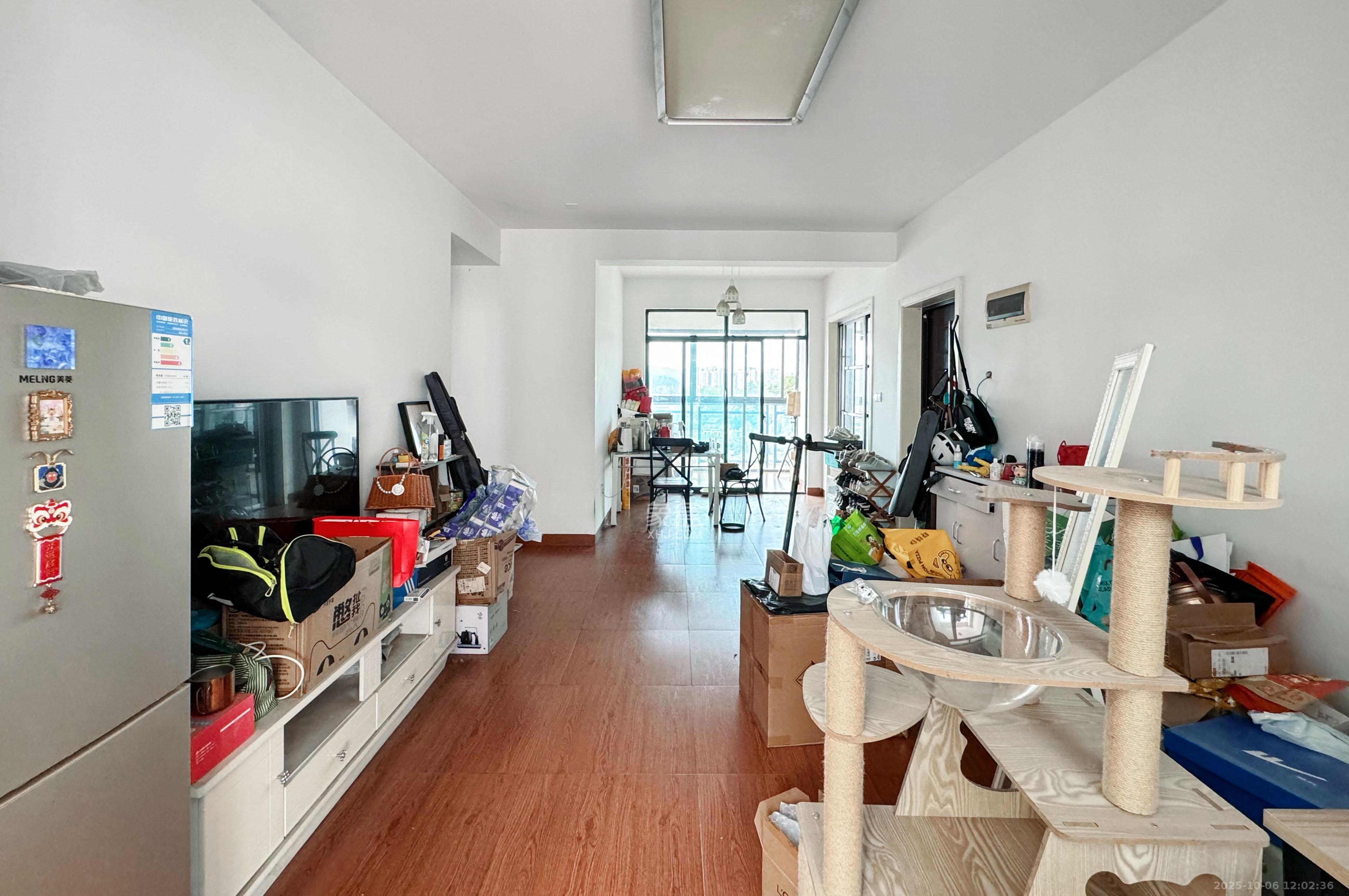 海林馨香雅苑  2室2厅1卫    70.0万客厅