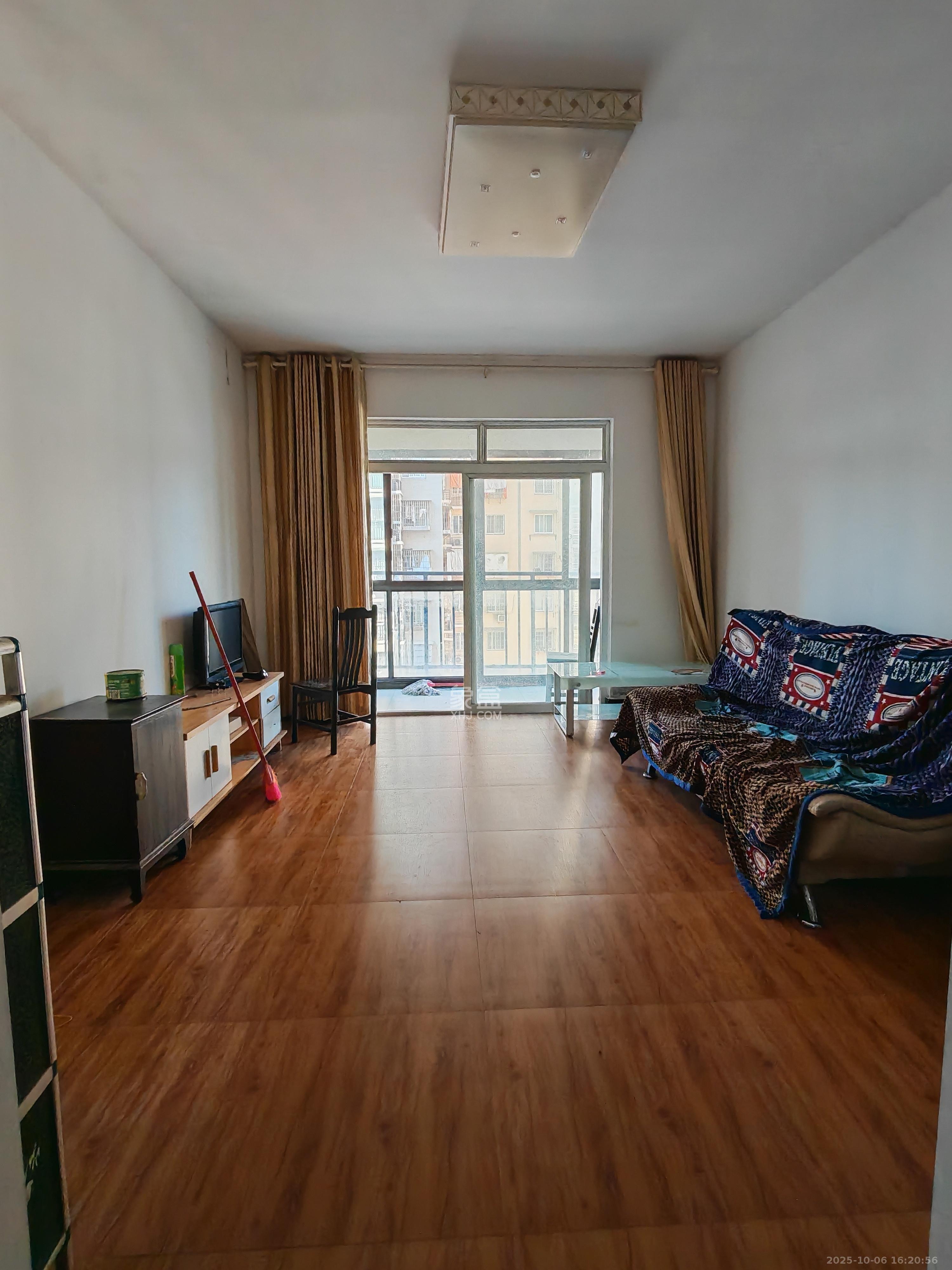 谷山庭院一期 3室2厅1卫 1800.0元/月 谷山庭院一期 3室2厅1卫 1800.0元/月室内图