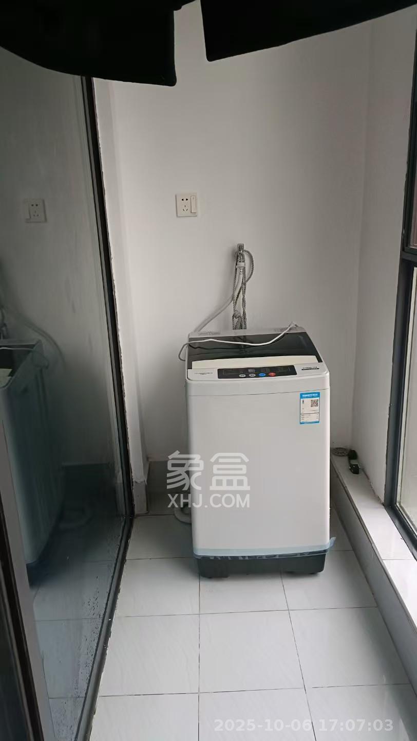 钱隆世家  1室0厅1卫   1300.00元/月室内图