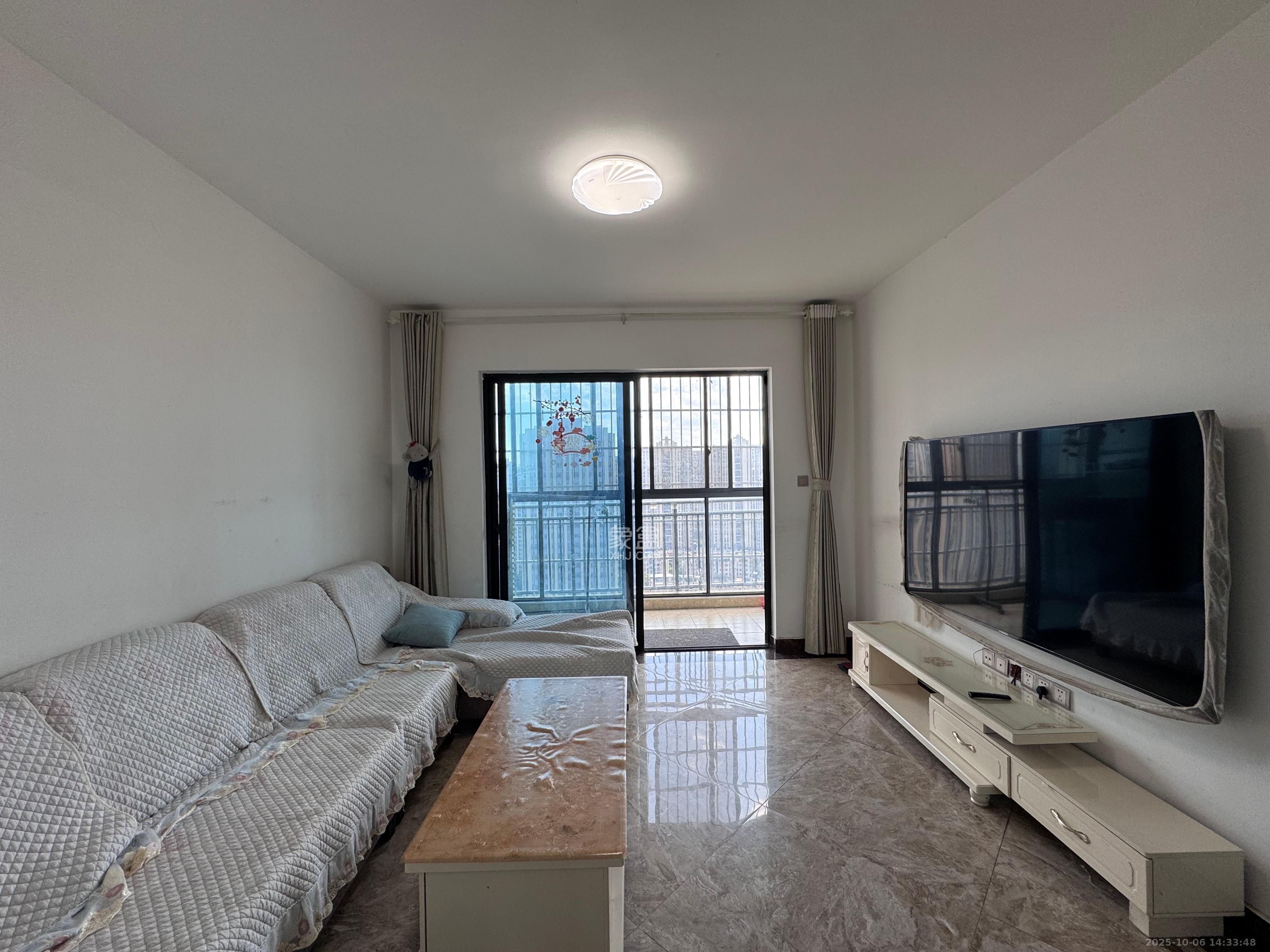 紫御江山  3室1厅1卫    2300.0元/月