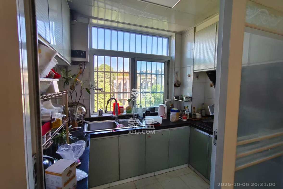 山水湾  3室1厅1卫    1600.0元/月 山水湾  3室1厅1卫    1600.0元/月室内图