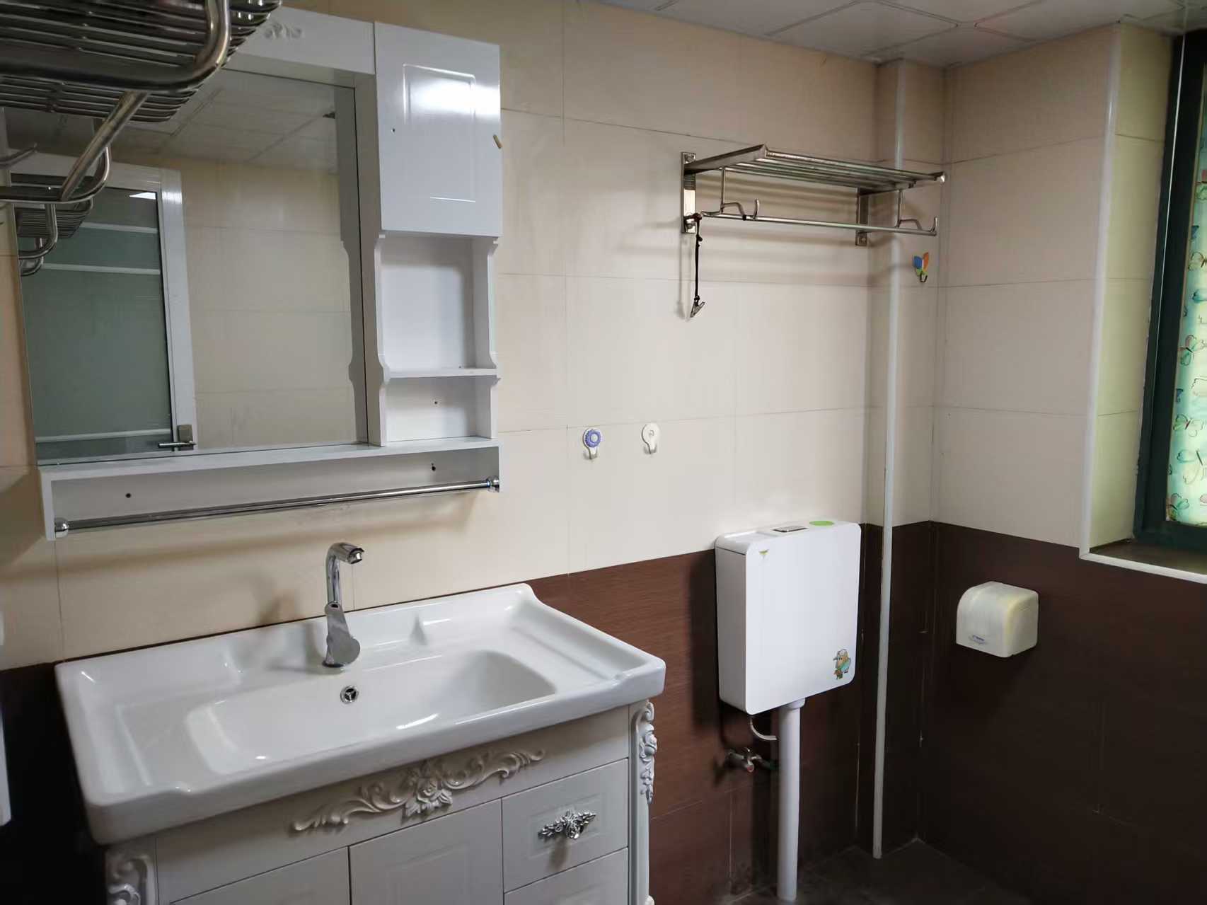 中天花园 1室0厅0卫 1600.0元/月 中天花园 1室0厅0卫 1600.0元/月室内图