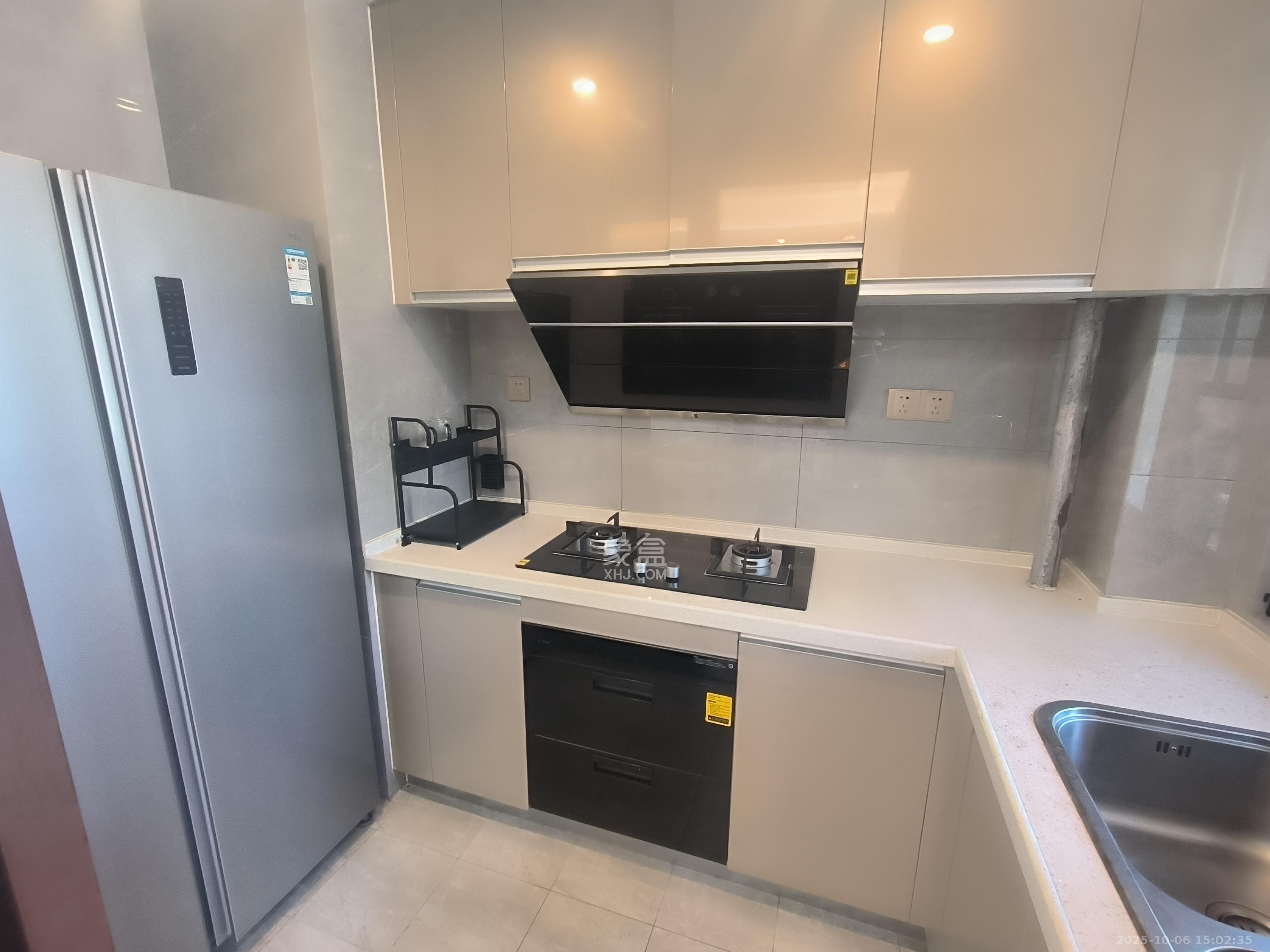 绿地长沙城际空间站（绿地新里佳苑）  4室2厅2卫    3400.0元/月室内图