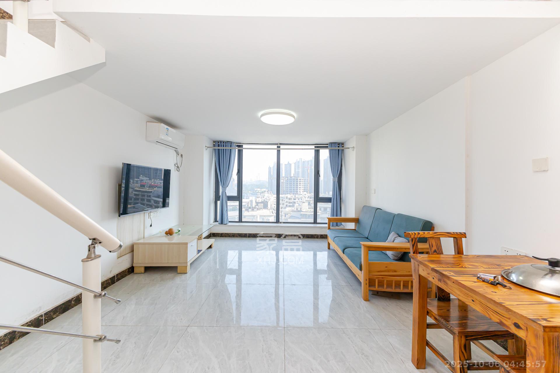 嘉宇银杉(嘉宇西苑)  1室1厅1卫   38.00万 嘉宇银杉(嘉宇西苑)  1室1厅1卫   38.00万客厅