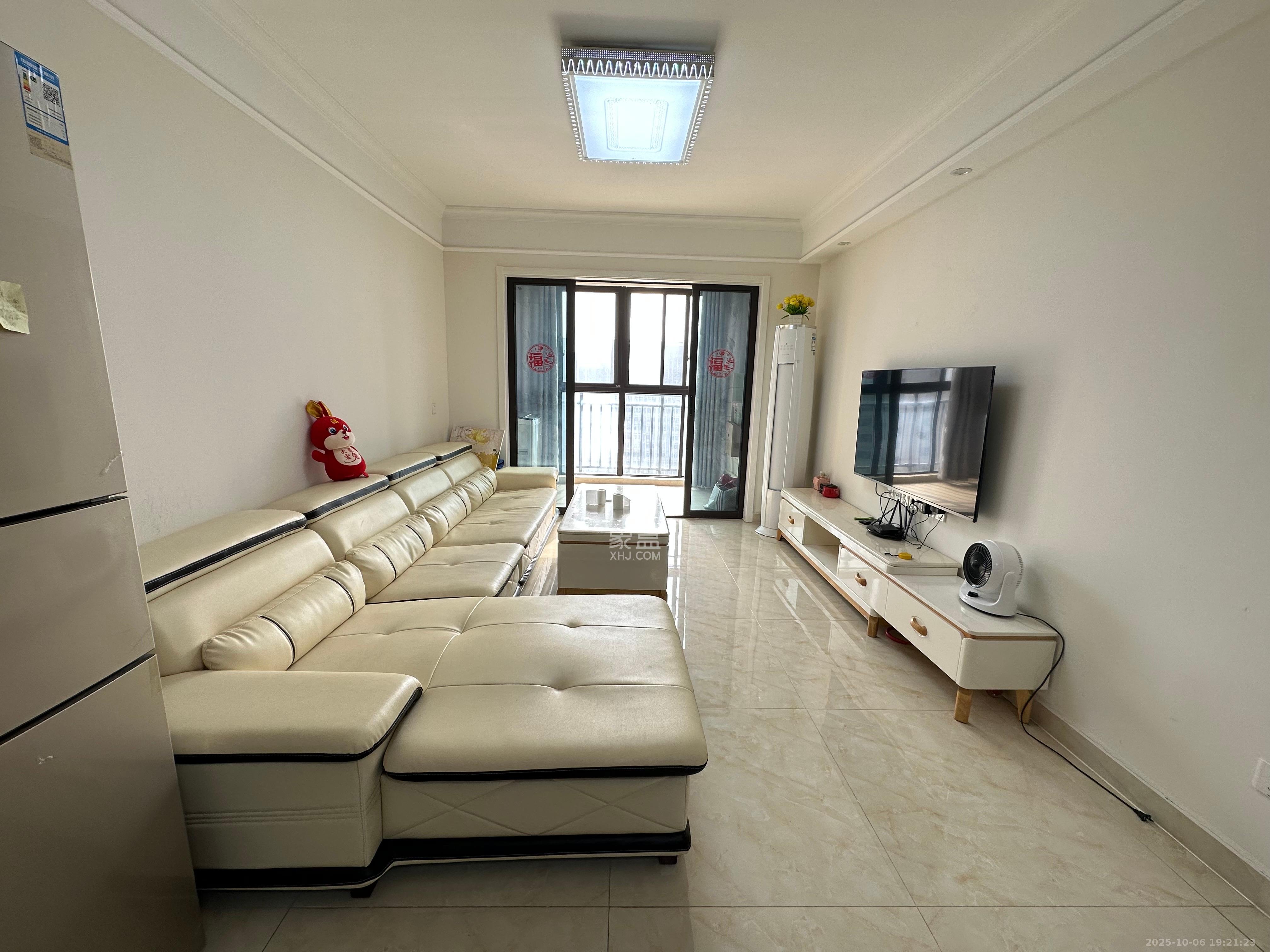 钰龙天下二期(钰龙佳园) 3室2厅1卫 2800.0元/月 钰龙天下二期(钰龙佳园) 3室2厅1卫 2800.0元/月室内图