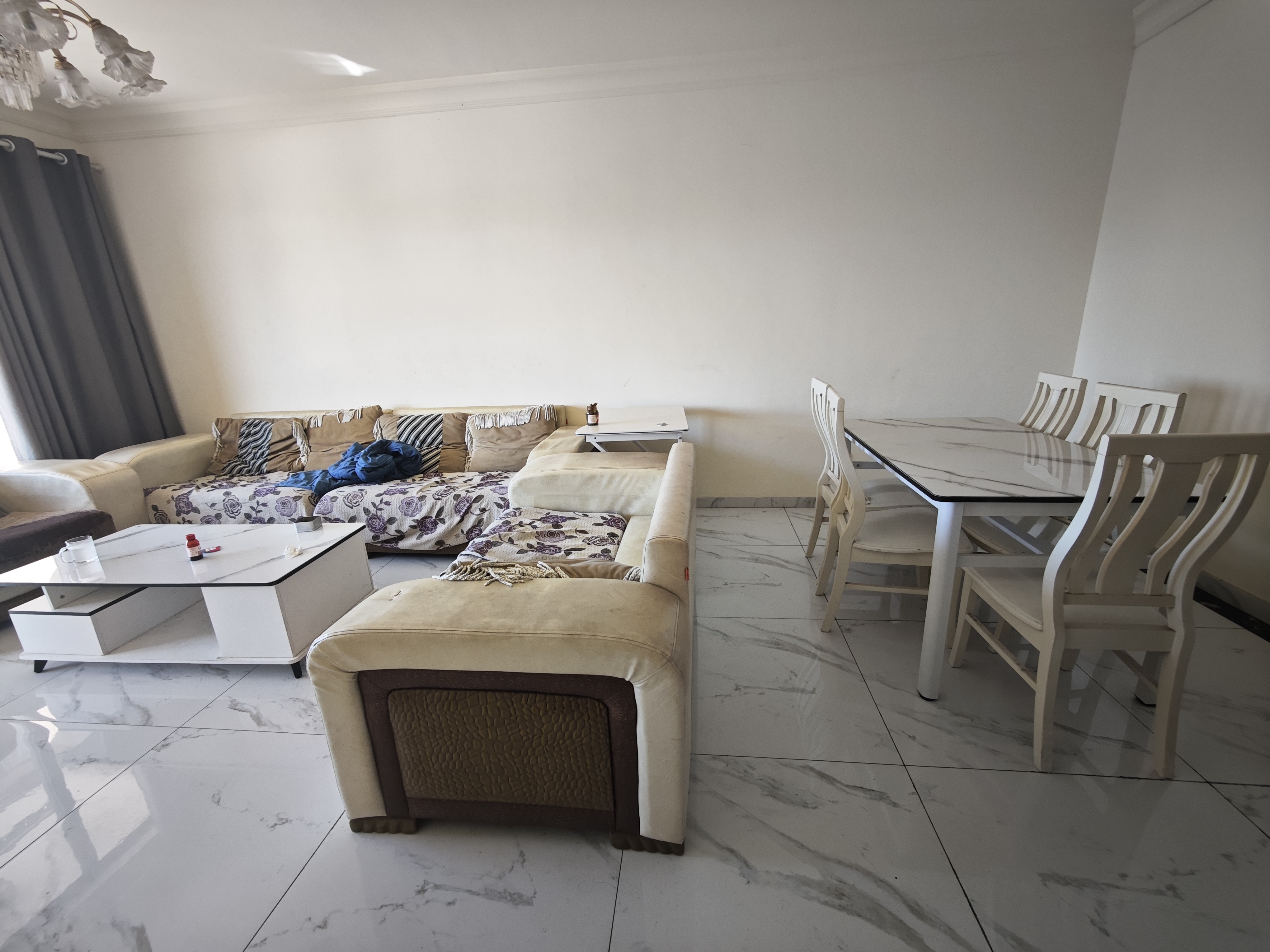 华耀碧桂园十里江湾天汇  3室2厅2卫    2000.0元/月