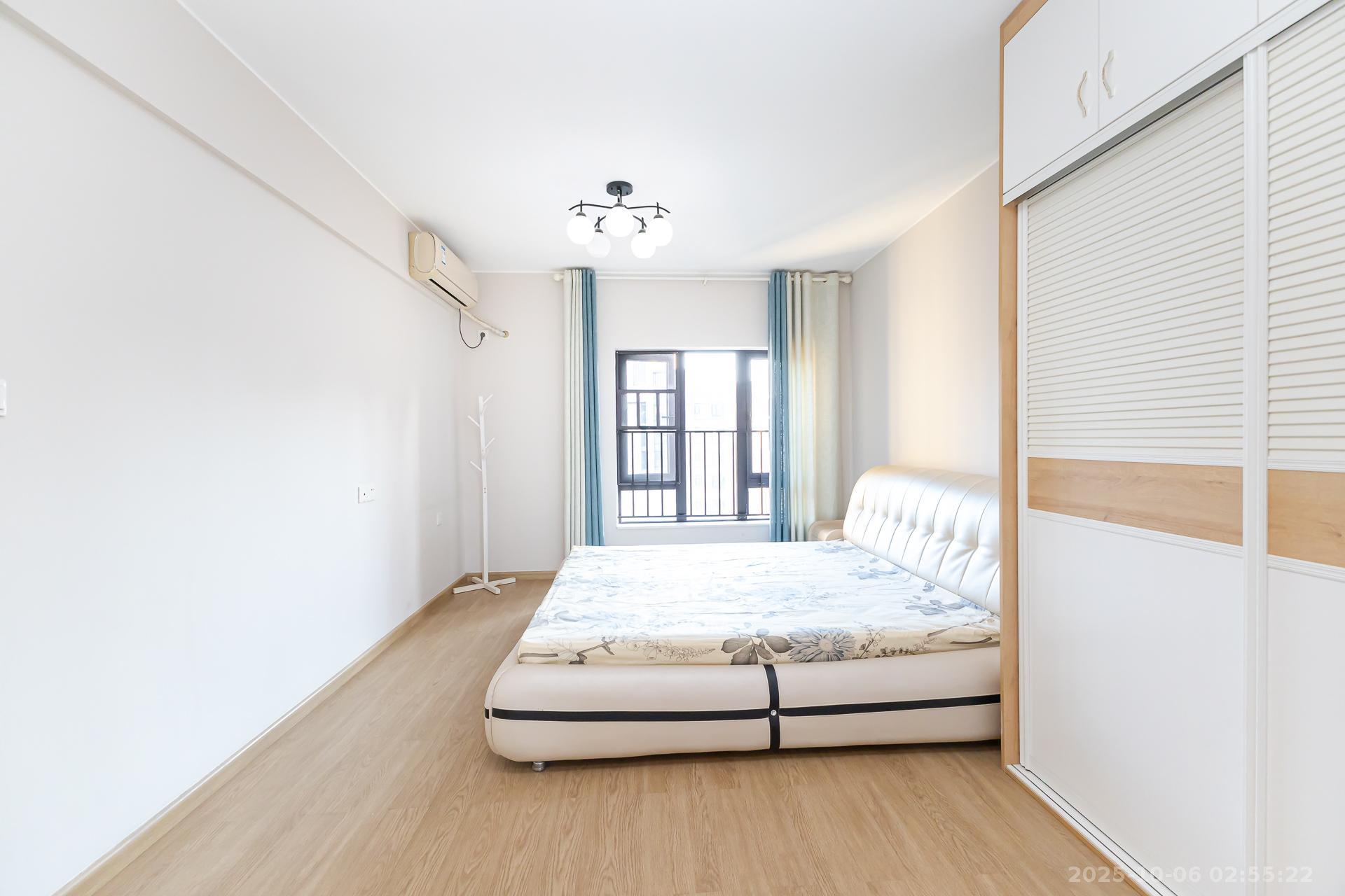 时代倾城三期 4室2厅2卫 92.0万 时代倾城三期 4室2厅2卫 92.0万卧室