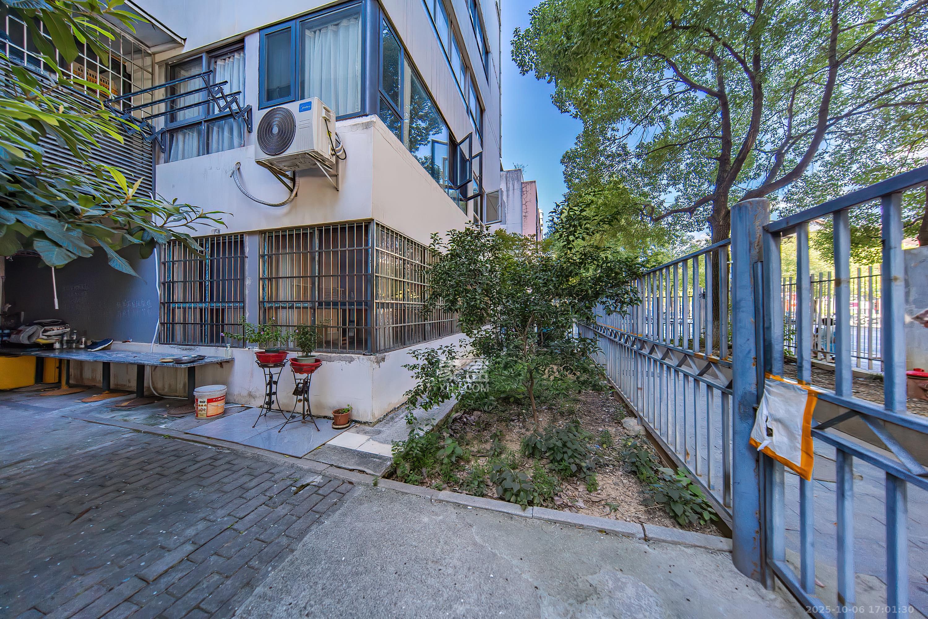 阳光100一期、四五期 4室2厅2卫 4000.0元/月 阳光100一期、四五期 4室2厅2卫 4000.0元/月室内图