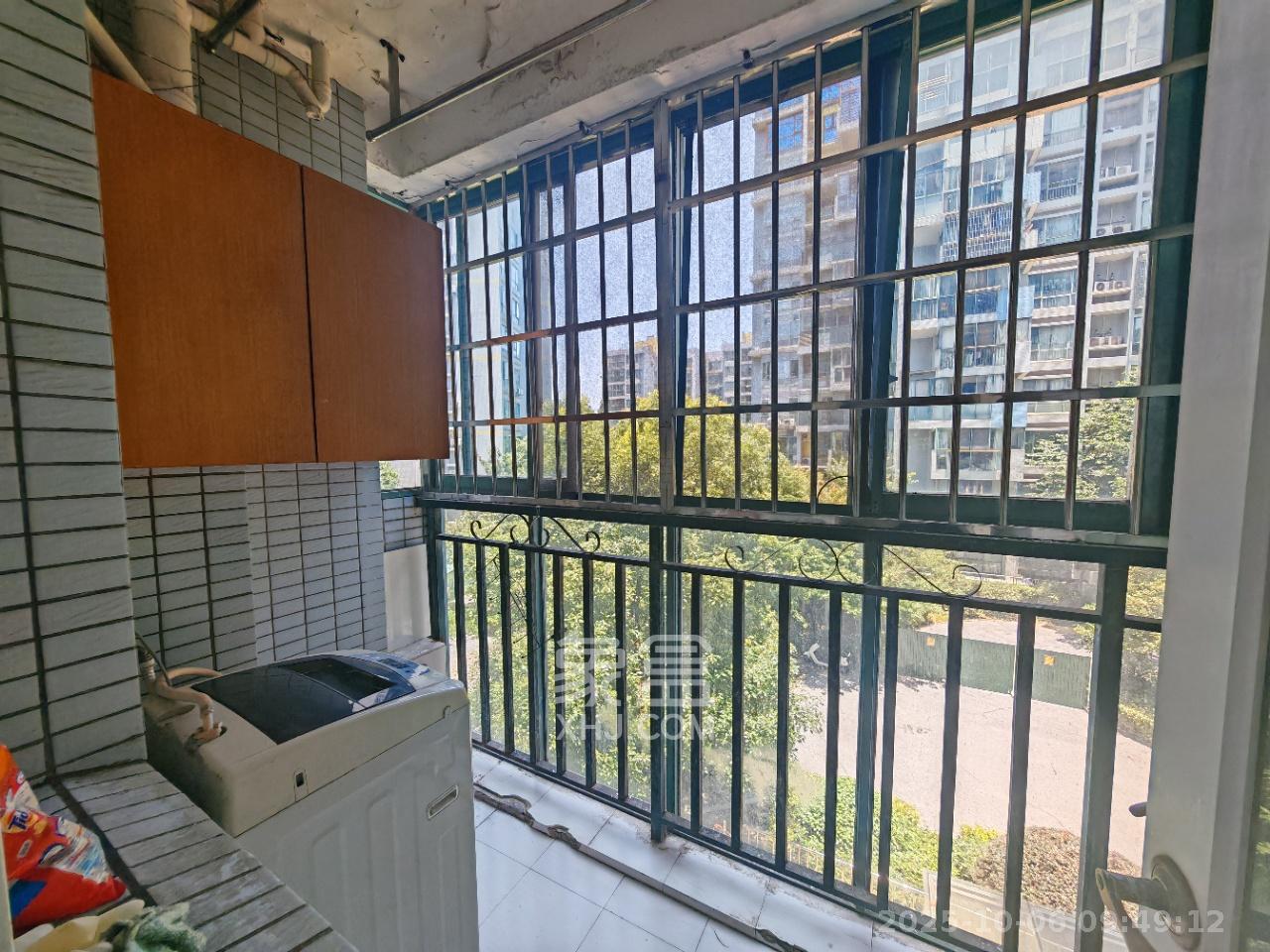 望兴景园一期 3室2厅2卫 2600.0元/月 望兴景园一期 3室2厅2卫 2600.0元/月室内图