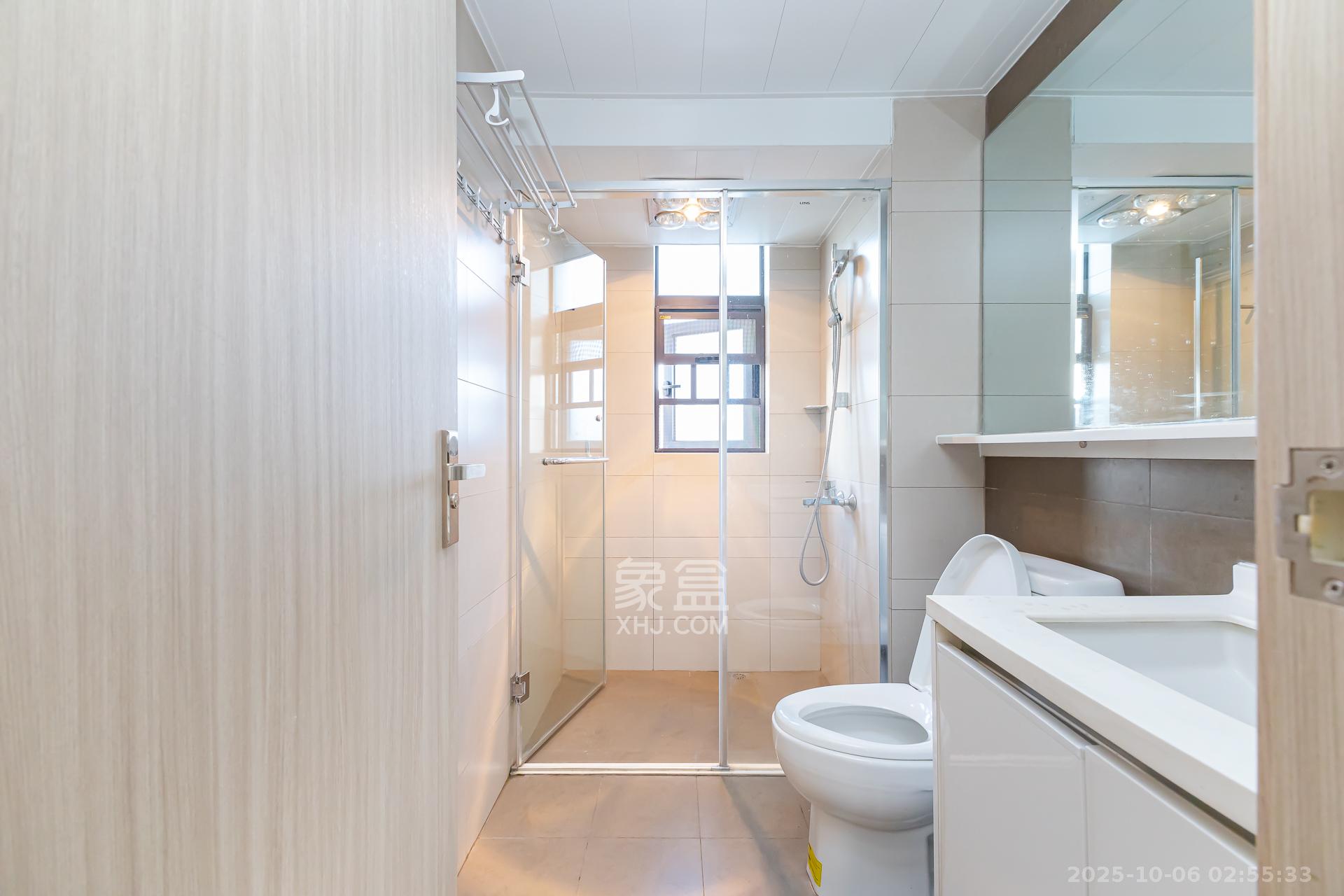 时代倾城三期 4室2厅2卫 92.0万 时代倾城三期 4室2厅2卫 92.0万卫生间