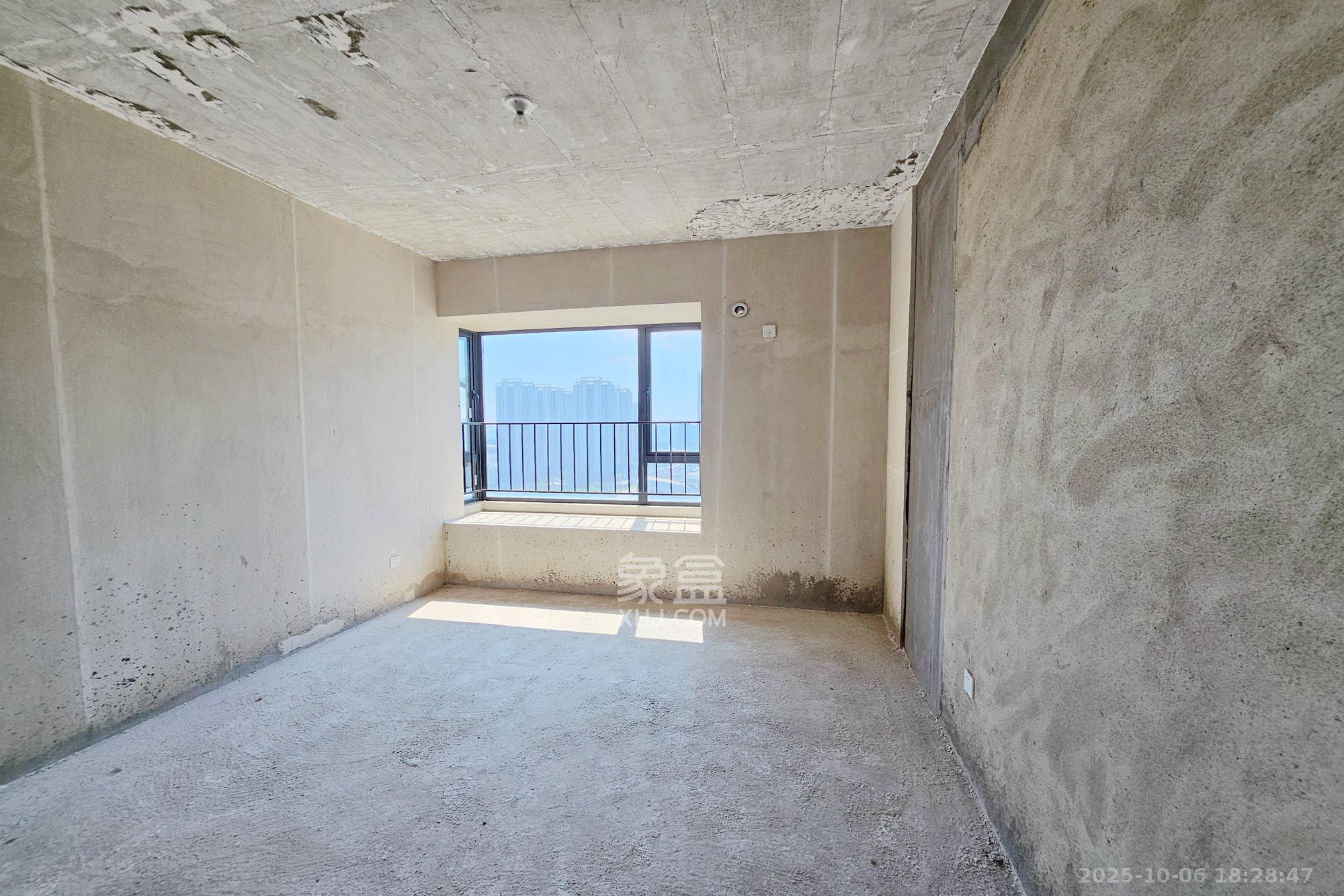 长房东旭国际  3室2厅2卫    120.0万卧室