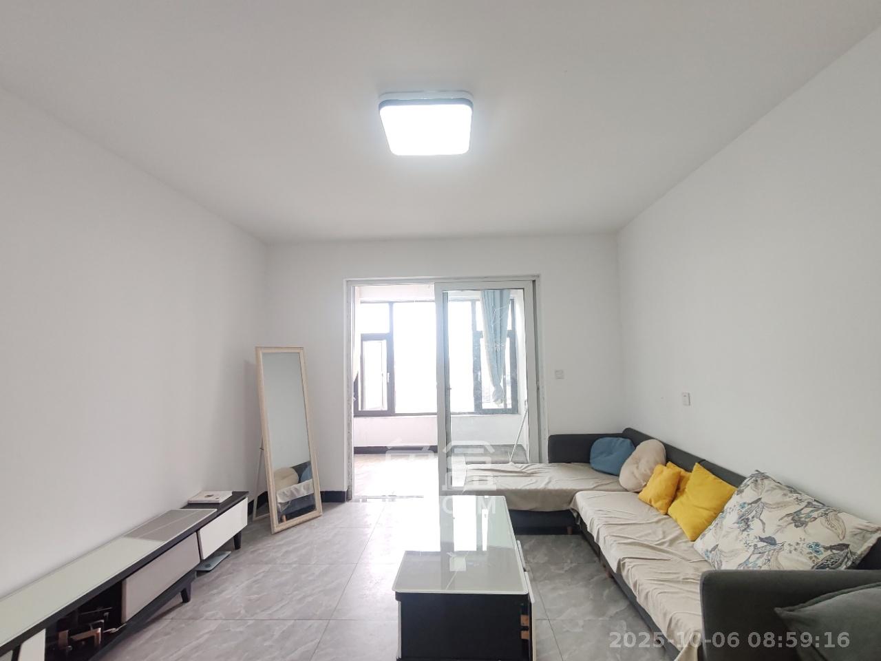 山水湾 3室2厅1卫 1500.0元/月 山水湾 3室2厅1卫 1500.0元/月室内图