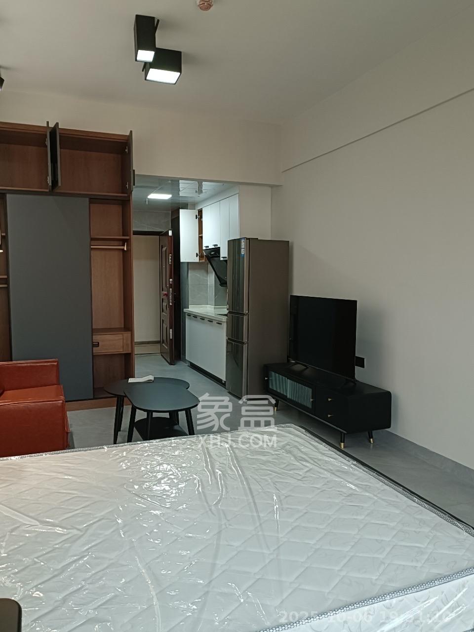 万润时光里  1室1厅1卫    1800.0元/月 万润时光里  1室1厅1卫    1800.0元/月