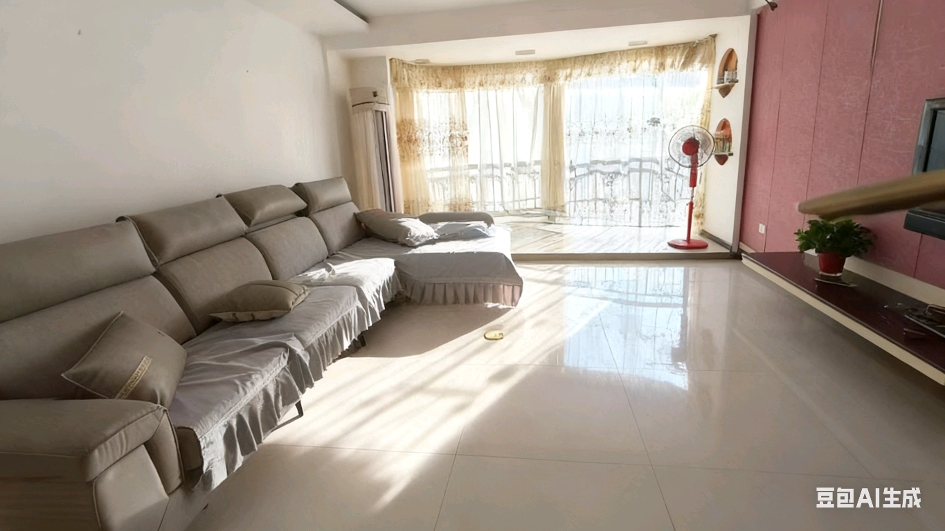 旺角佳园  3室2厅2卫    55.0万客厅