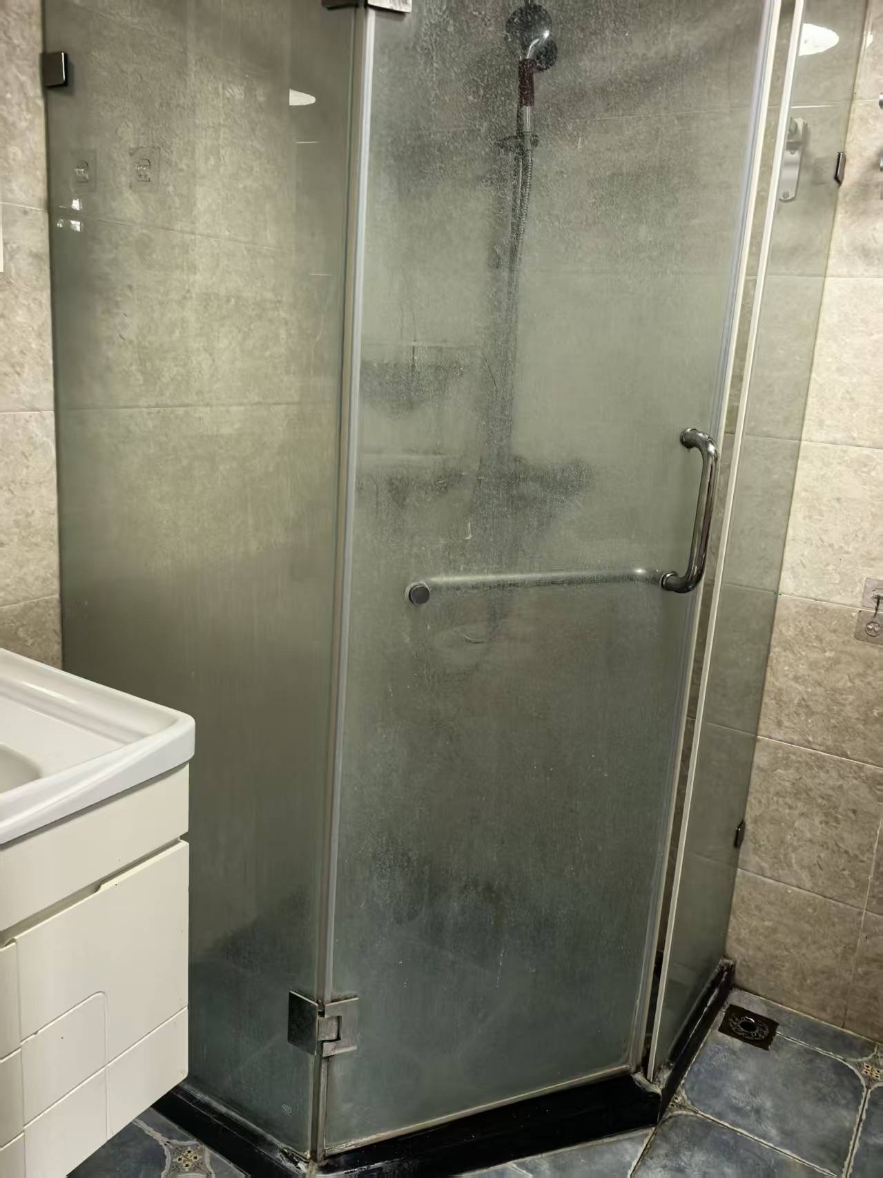 恒大海口湾二期 1室1厅1卫 2300.0元/月 恒大海口湾二期 1室1厅1卫 2300.0元/月室内图