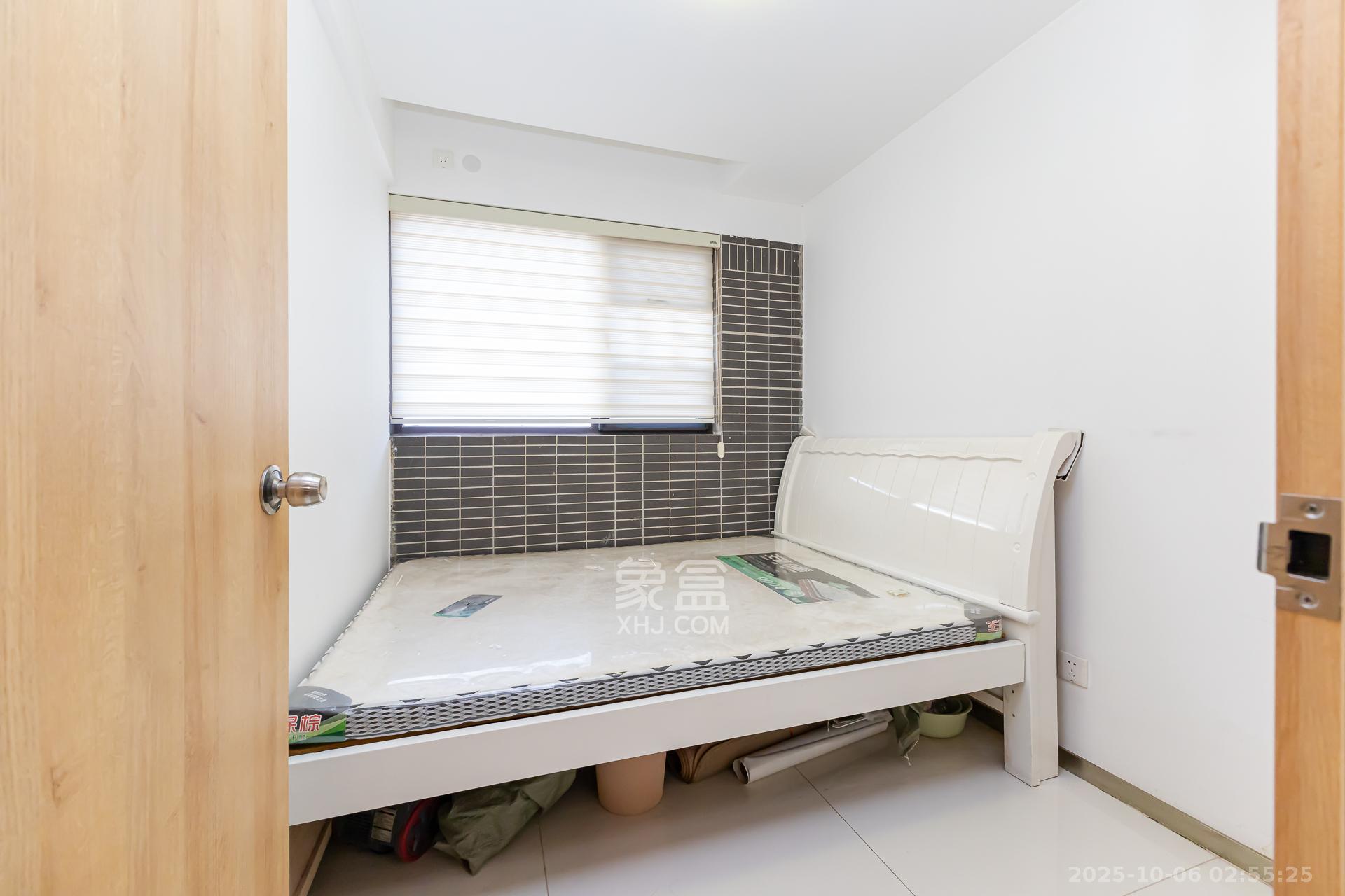 时代倾城三期 4室2厅2卫 92.0万 时代倾城三期 4室2厅2卫 92.0万卧室