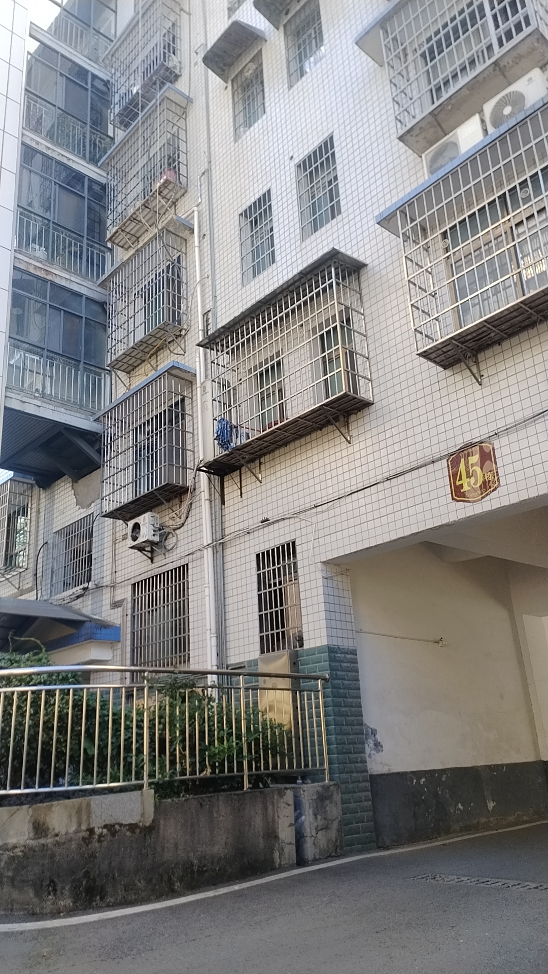 市人大政协机关大院住宅区（老市委）  1室0厅0卫    70.0万户型图