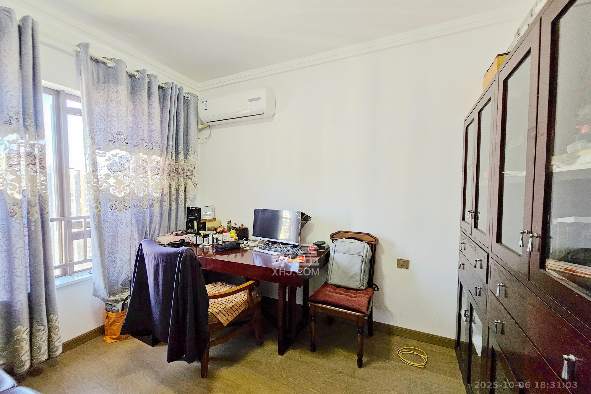 阳光城尚东湾青柠园  4室2厅2卫    126.8万卧室