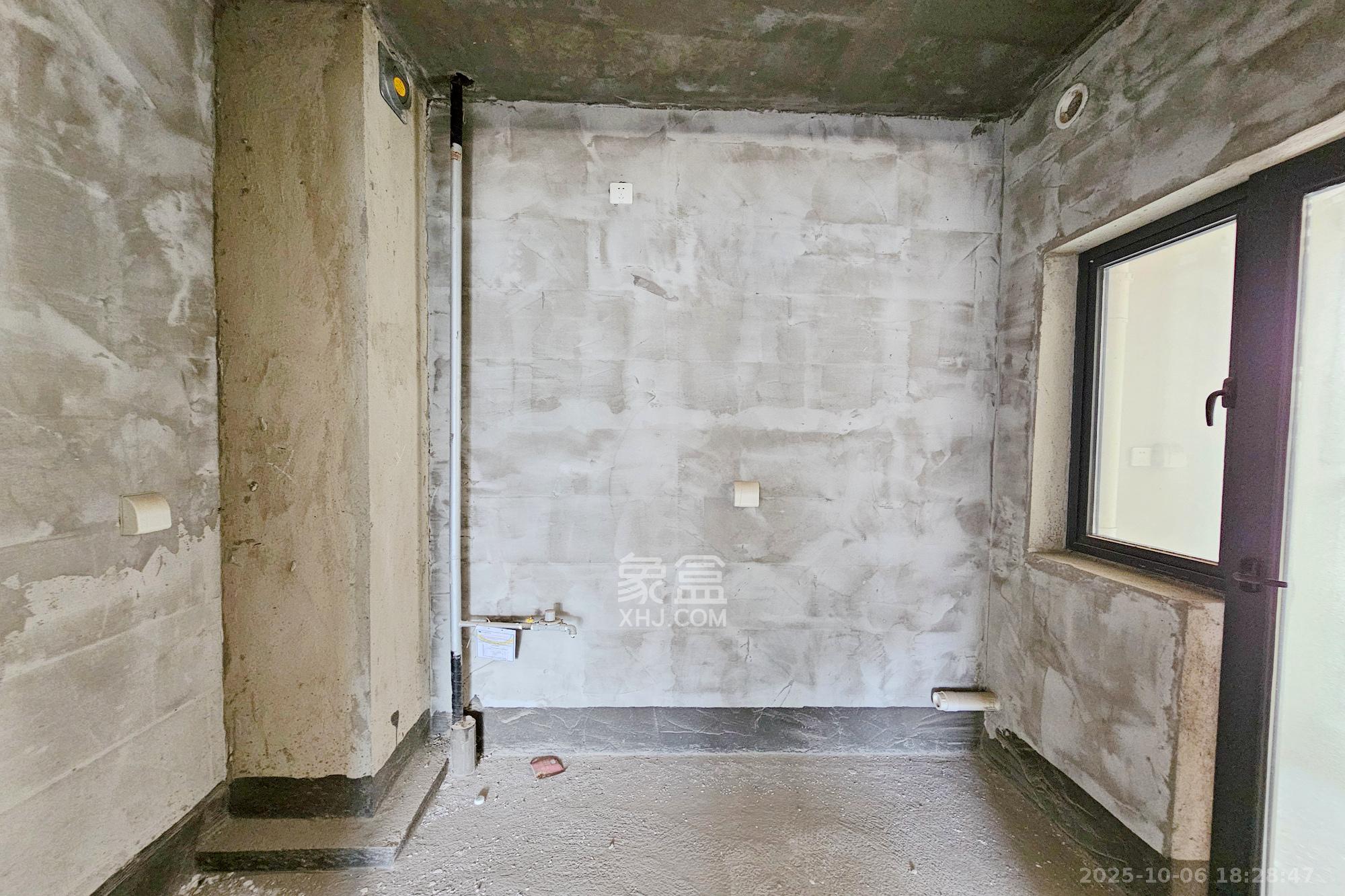 长房东旭国际  3室2厅2卫    120.0万其他