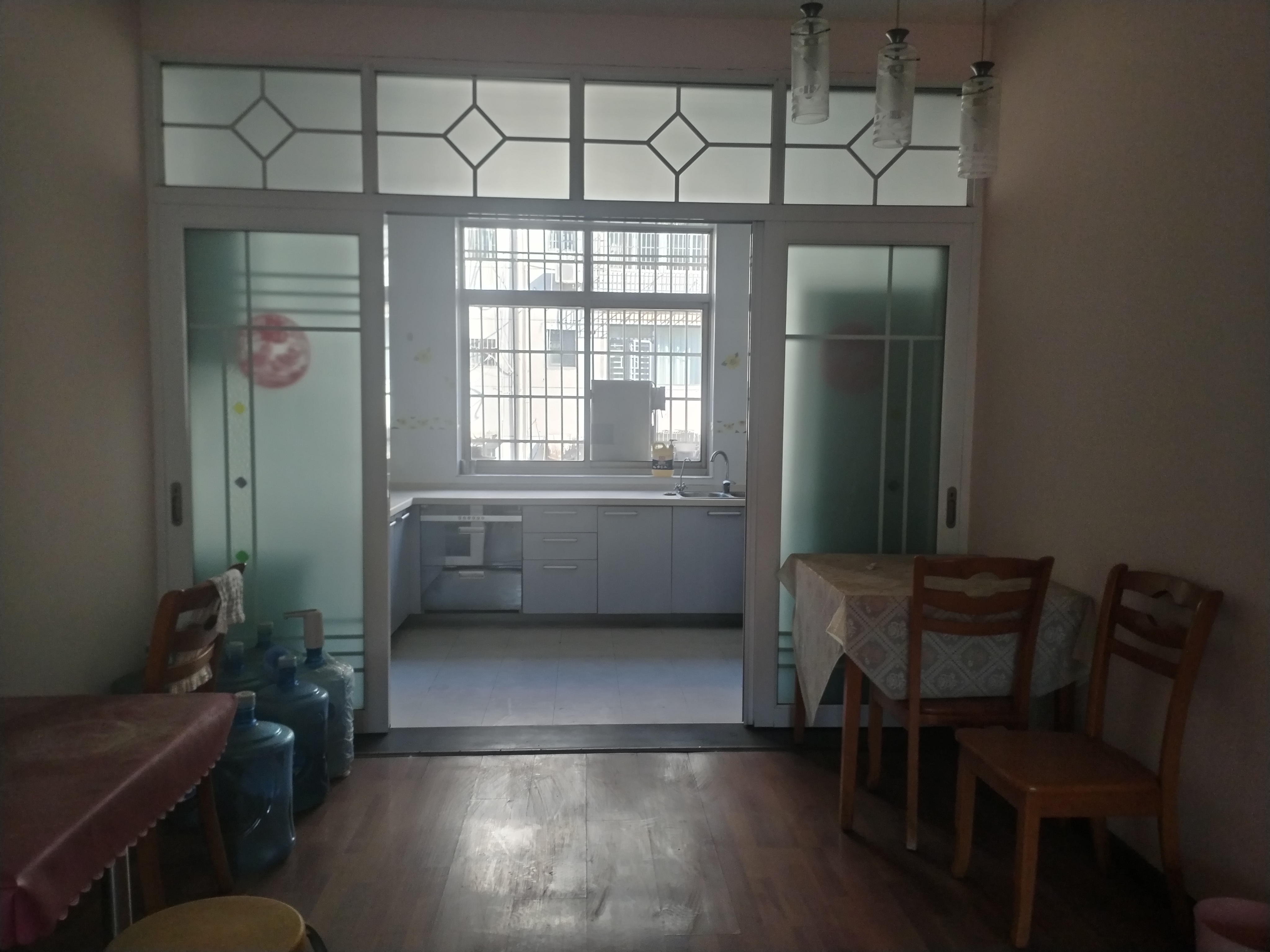 市人大政协机关大院住宅区(老市委) 1室0厅0卫 70.0万 市人大政协机关大院住宅区(老市委) 1室0厅0卫 70.0万客厅