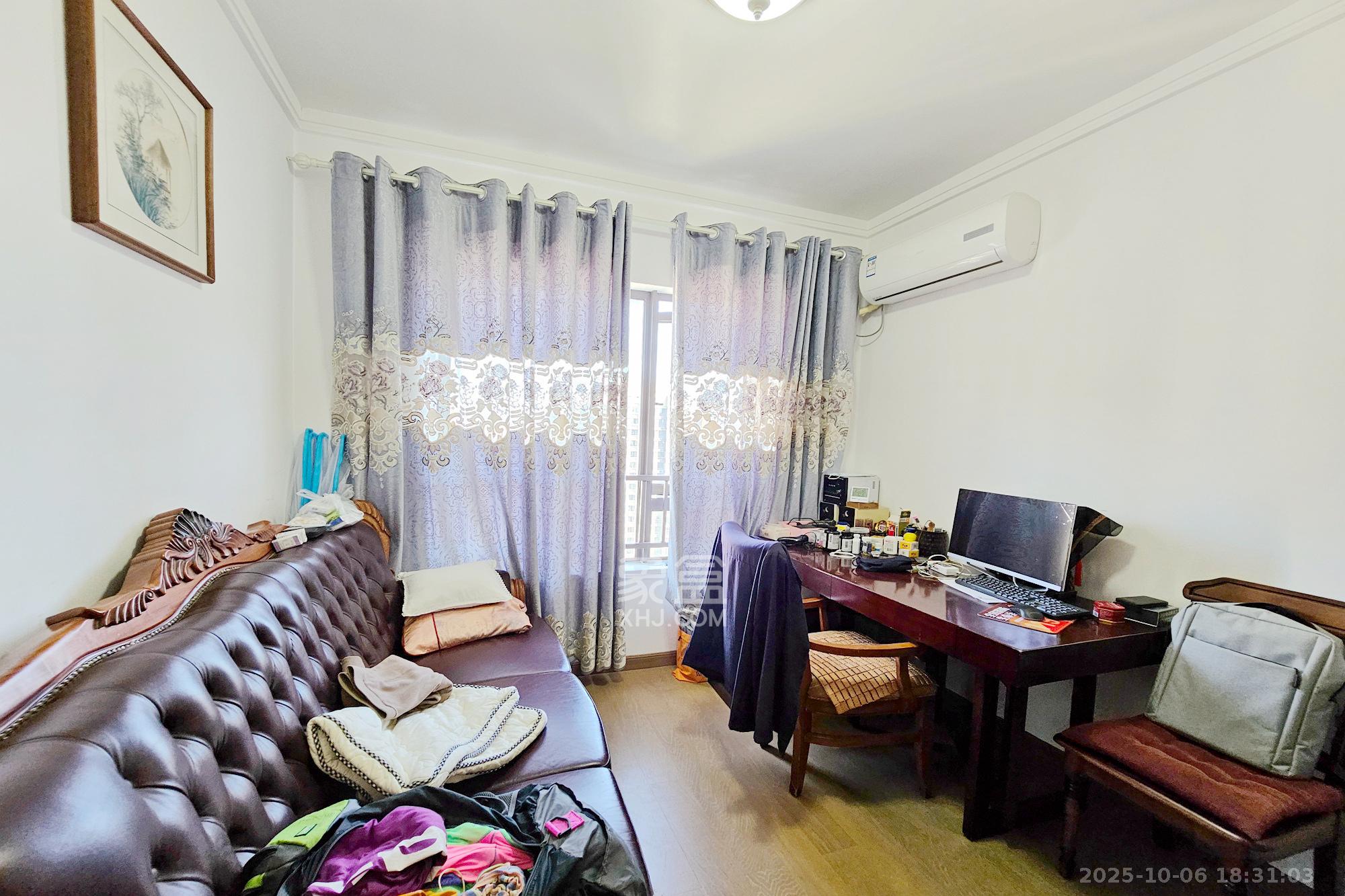 阳光城尚东湾青柠园 4室2厅2卫 126.8万 阳光城尚东湾青柠园 4室2厅2卫 126.8万卧室