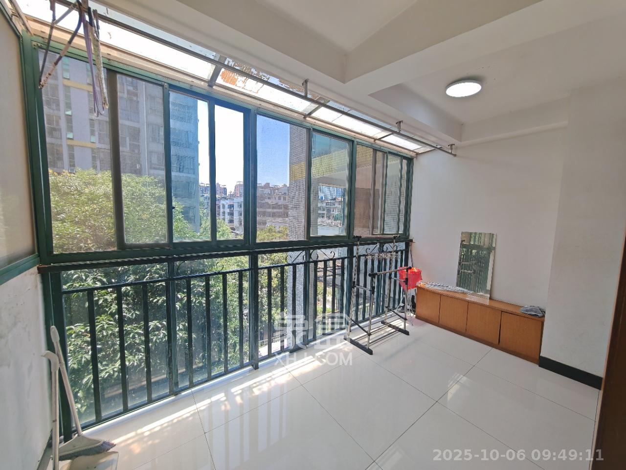 望兴景园一期 3室2厅2卫 2600.0元/月 望兴景园一期 3室2厅2卫 2600.0元/月室内图