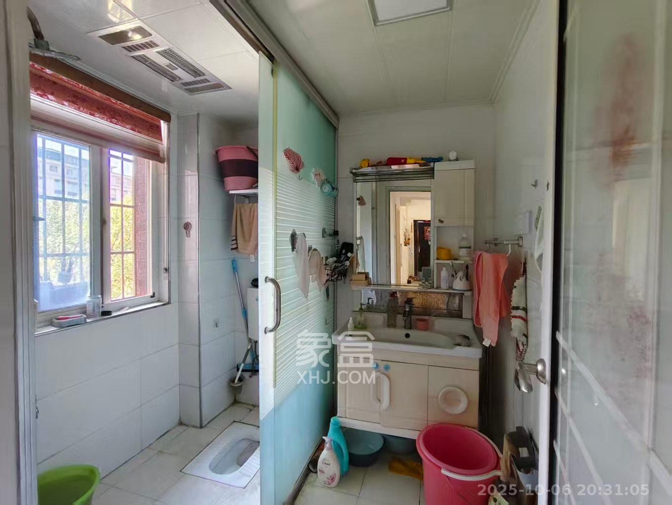 山水湾  3室1厅1卫    1600.0元/月 山水湾  3室1厅1卫    1600.0元/月室内图