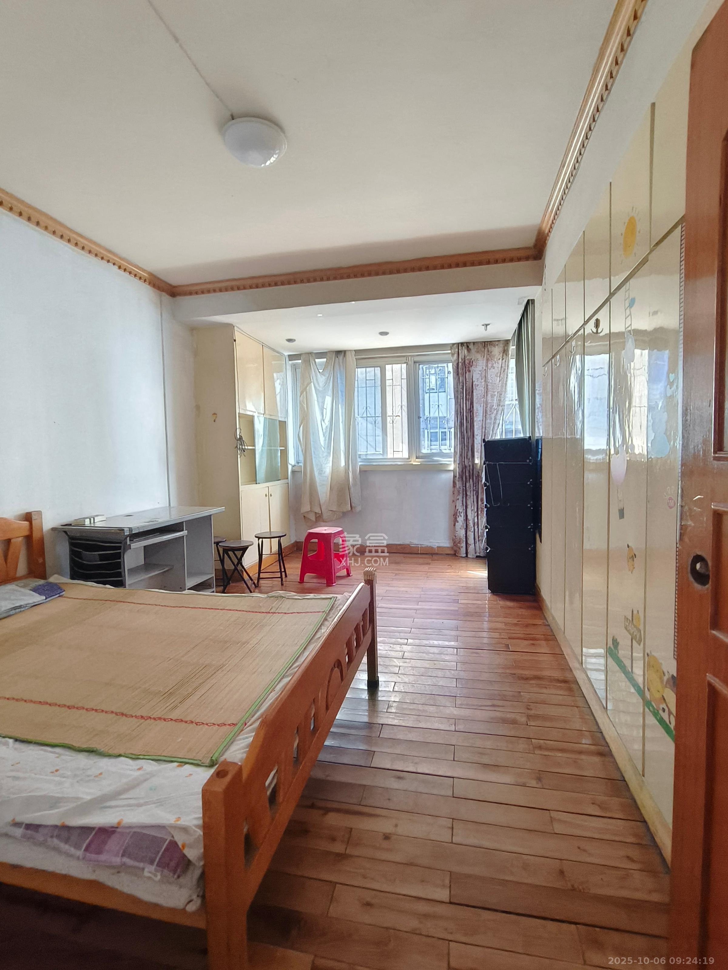 向韶村 2室1厅1卫 1800.0元/月 向韶村 2室1厅1卫 1800.0元/月室内图