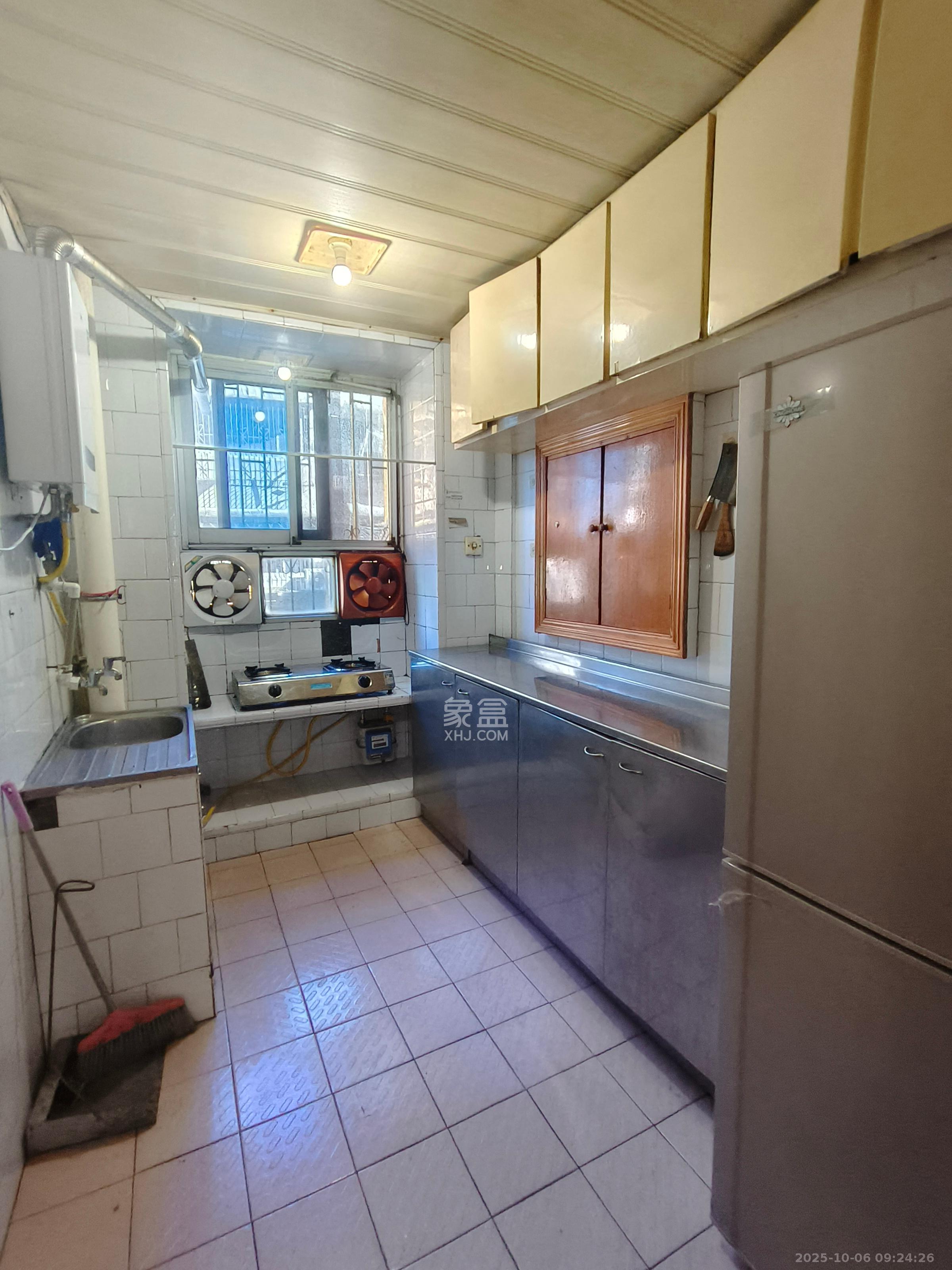 向韶村 2室1厅1卫 1800.0元/月 向韶村 2室1厅1卫 1800.0元/月室内图