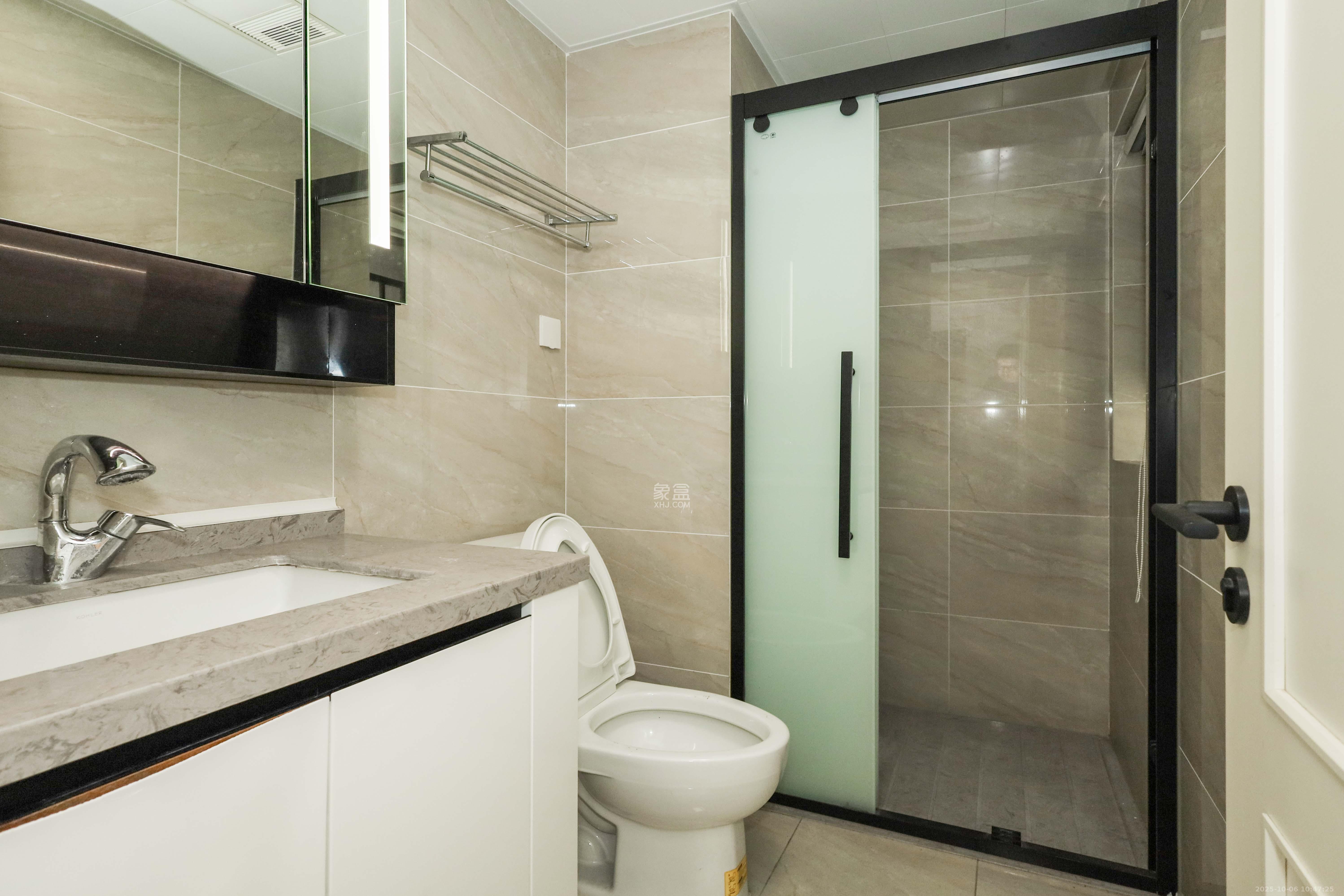 万科金色梦想C区  3室2厅1卫    123.0万 万科金色梦想C区  3室2厅1卫    123.0万卫生间