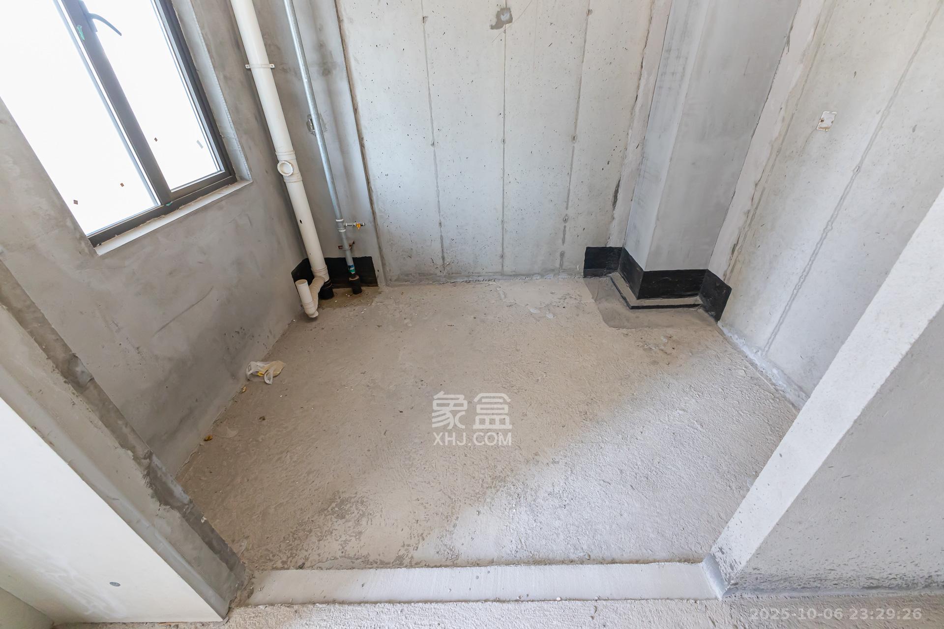 润和湘江天地E区 5室2厅3卫 230.0万 润和湘江天地E区 5室2厅3卫 230.0万厨房