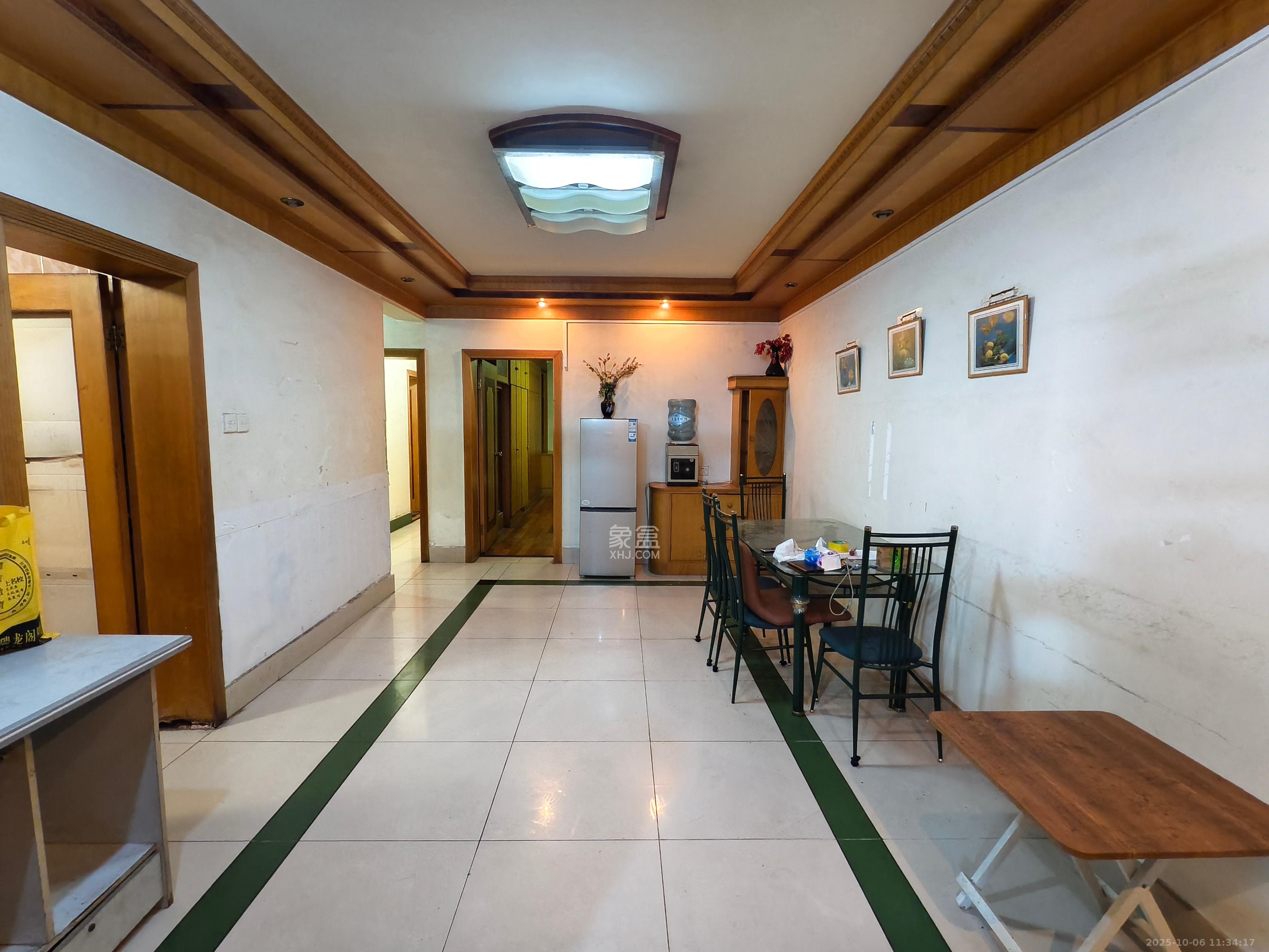 亮丽阁公寓  1室3厅3卫    1650.0元/月 亮丽阁公寓  1室3厅3卫    1650.0元/月室内图