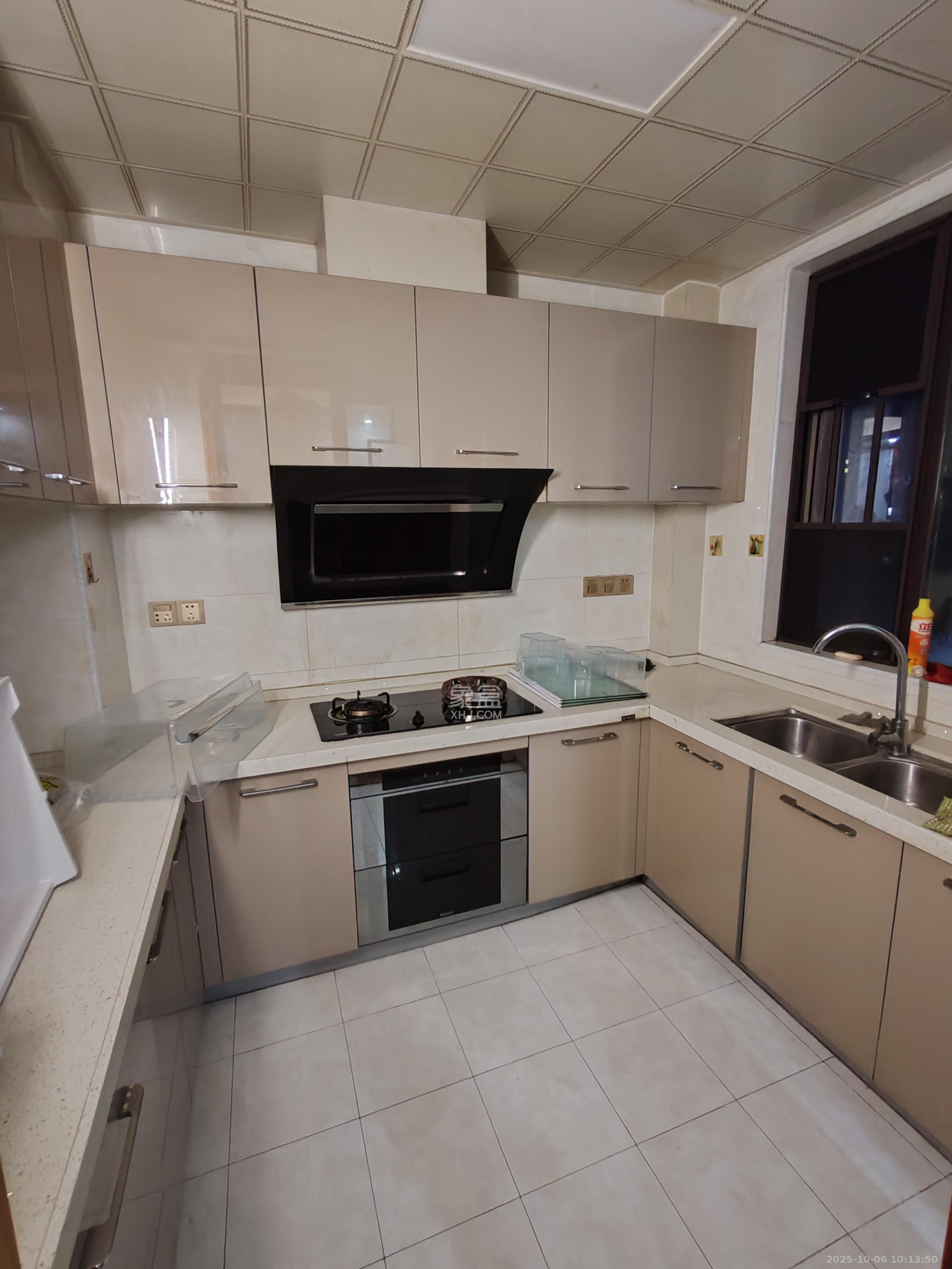 和泓梅溪四季 4室2厅2卫 3000.0元/月 和泓梅溪四季 4室2厅2卫 3000.0元/月室内图