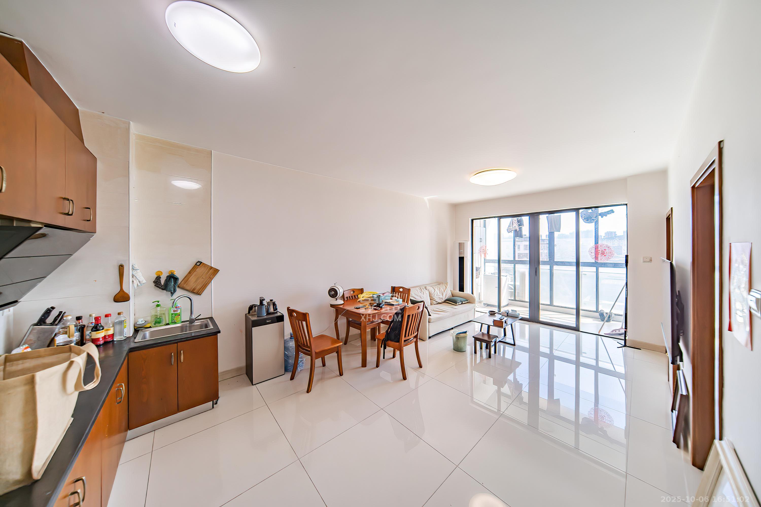 阳光100三期 1室1厅1卫 47.0万 阳光100三期 1室1厅1卫 47.0万客厅