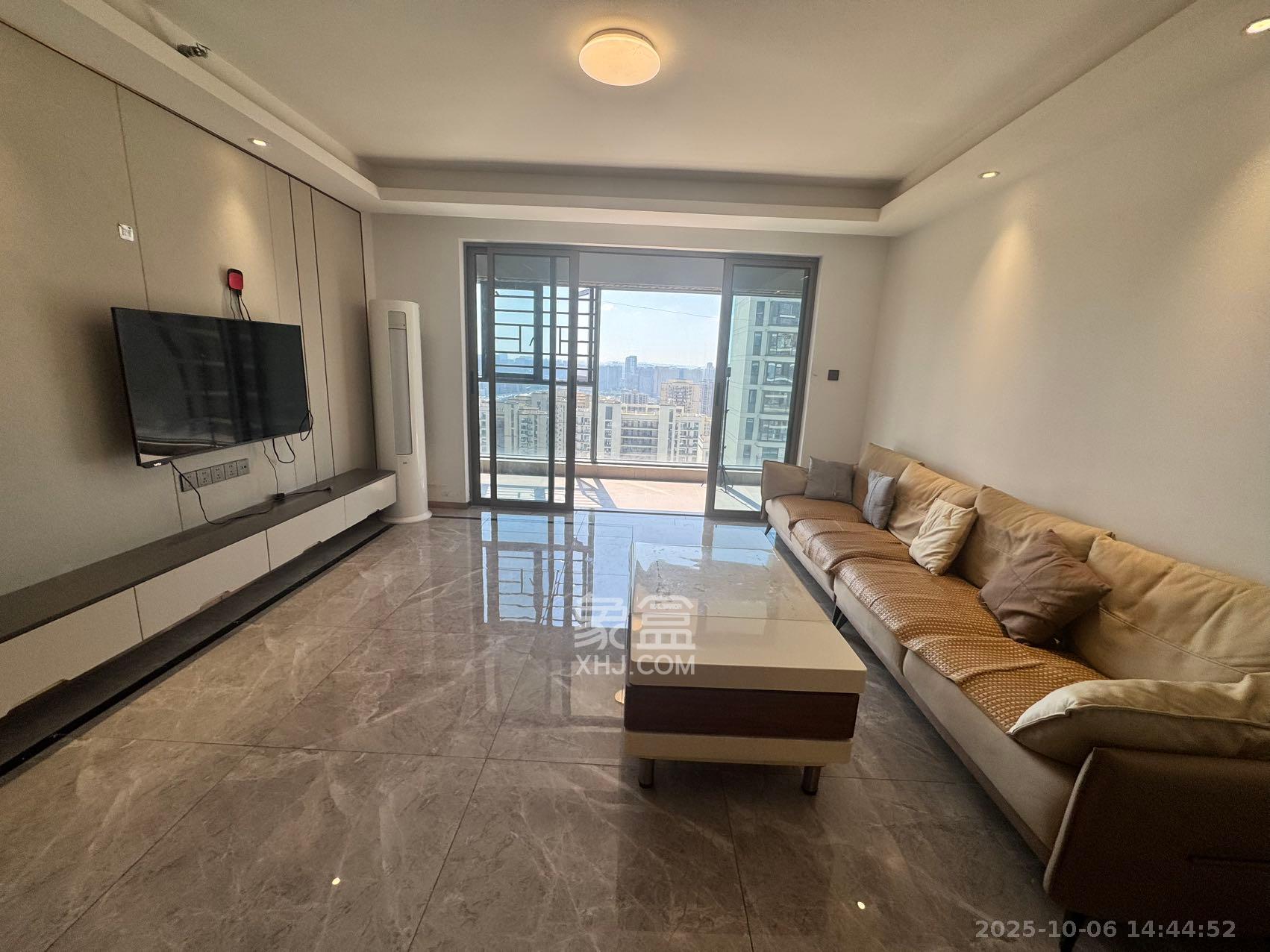 旭辉雨花郡 4室2厅2卫 5800.0元/月 旭辉雨花郡 4室2厅2卫 5800.0元/月室内图