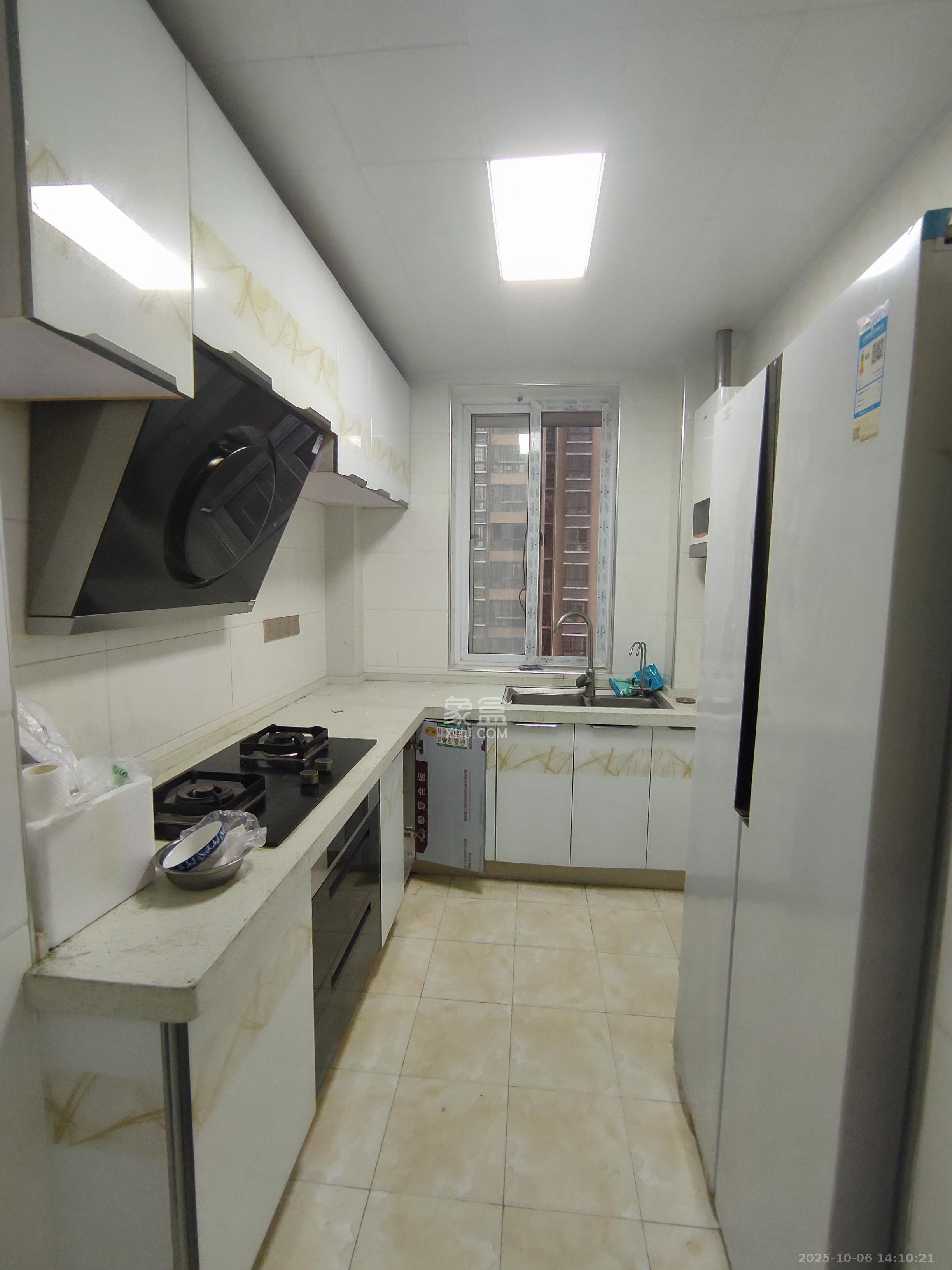 楚天世纪城西苑 3室2厅2卫 2200.0元/月 楚天世纪城西苑 3室2厅2卫 2200.0元/月室内图